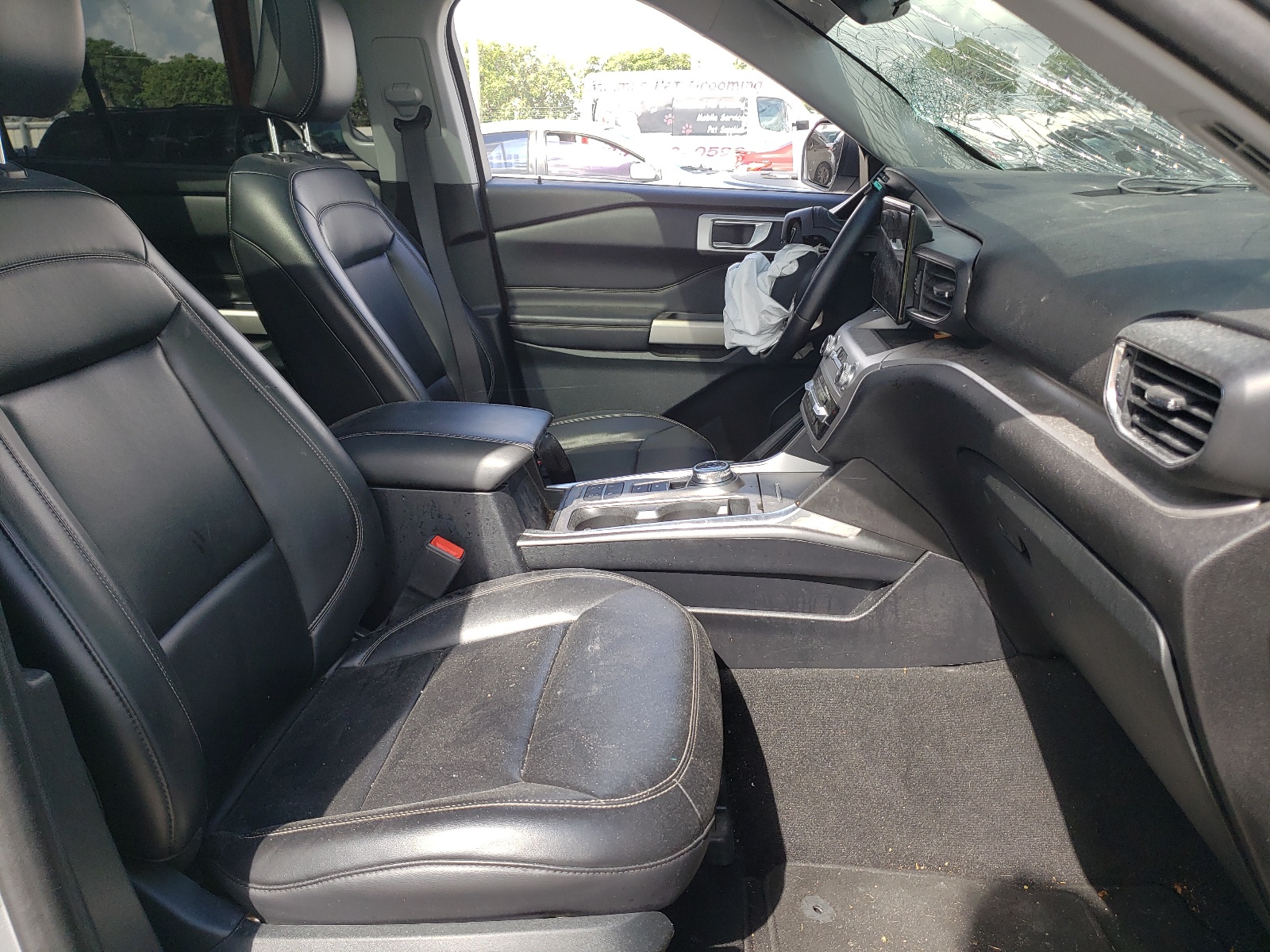 Photo 5 from auction – 2021 FORD EXPLORER X with VIN 1FMSK7DH3MGA56812