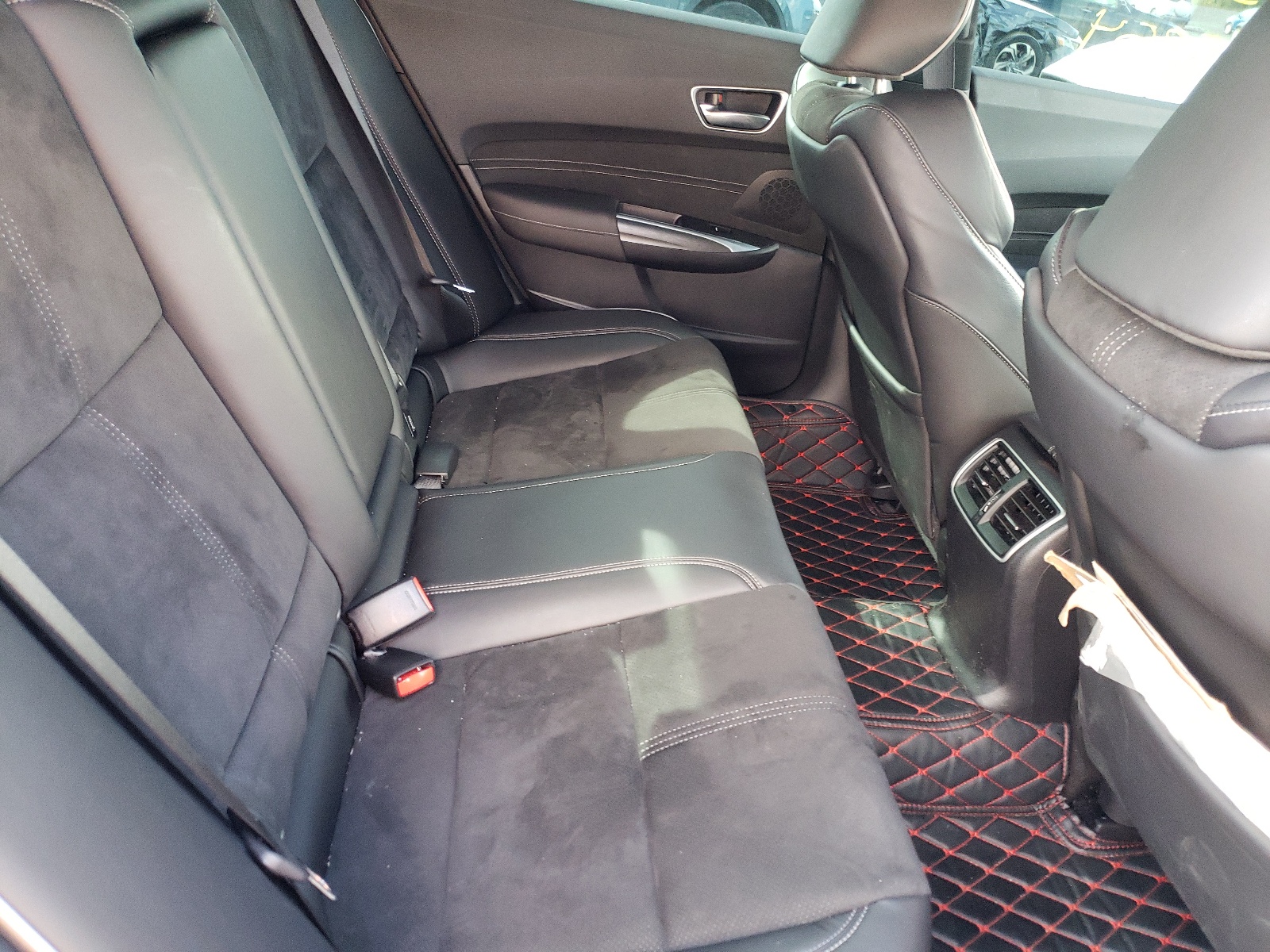 Photo 6 from auction – 2020 ACURA TLX TECHNO with VIN 19UUB1F68LA011387