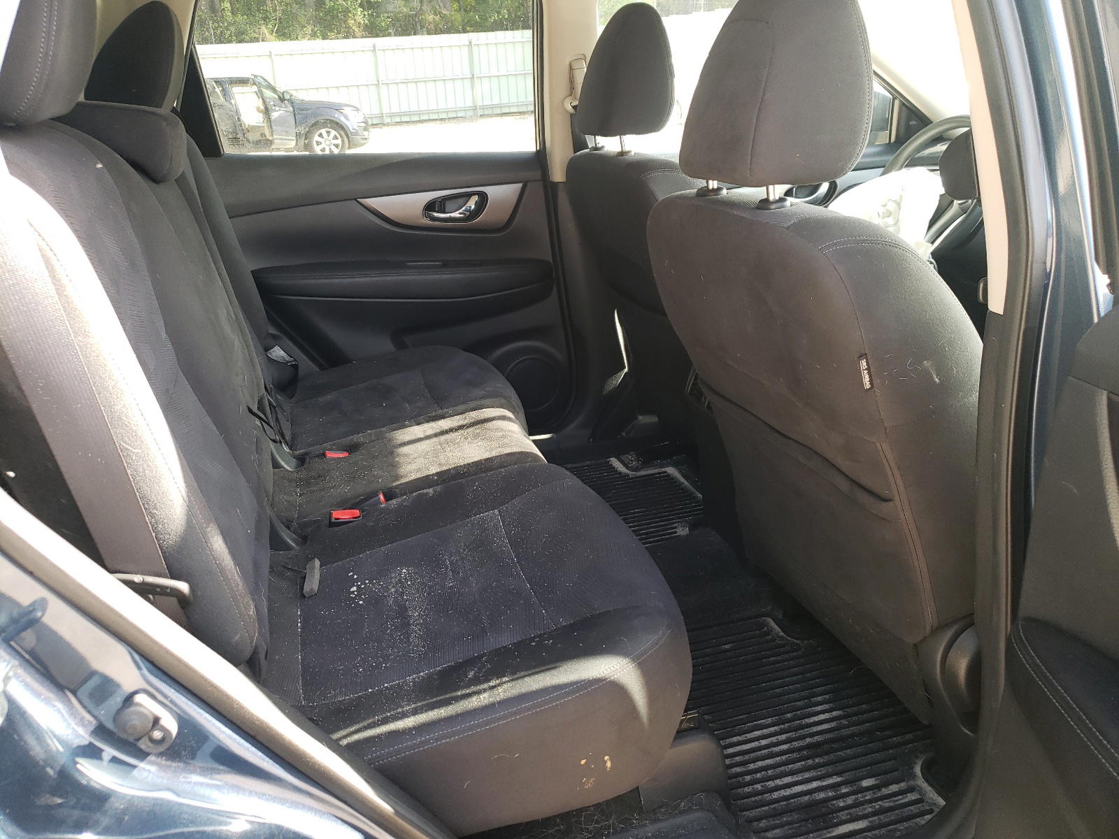 Photo 6 from auction – 2015 NISSAN ROGUE S with VIN KNMAT2MT4FP512436