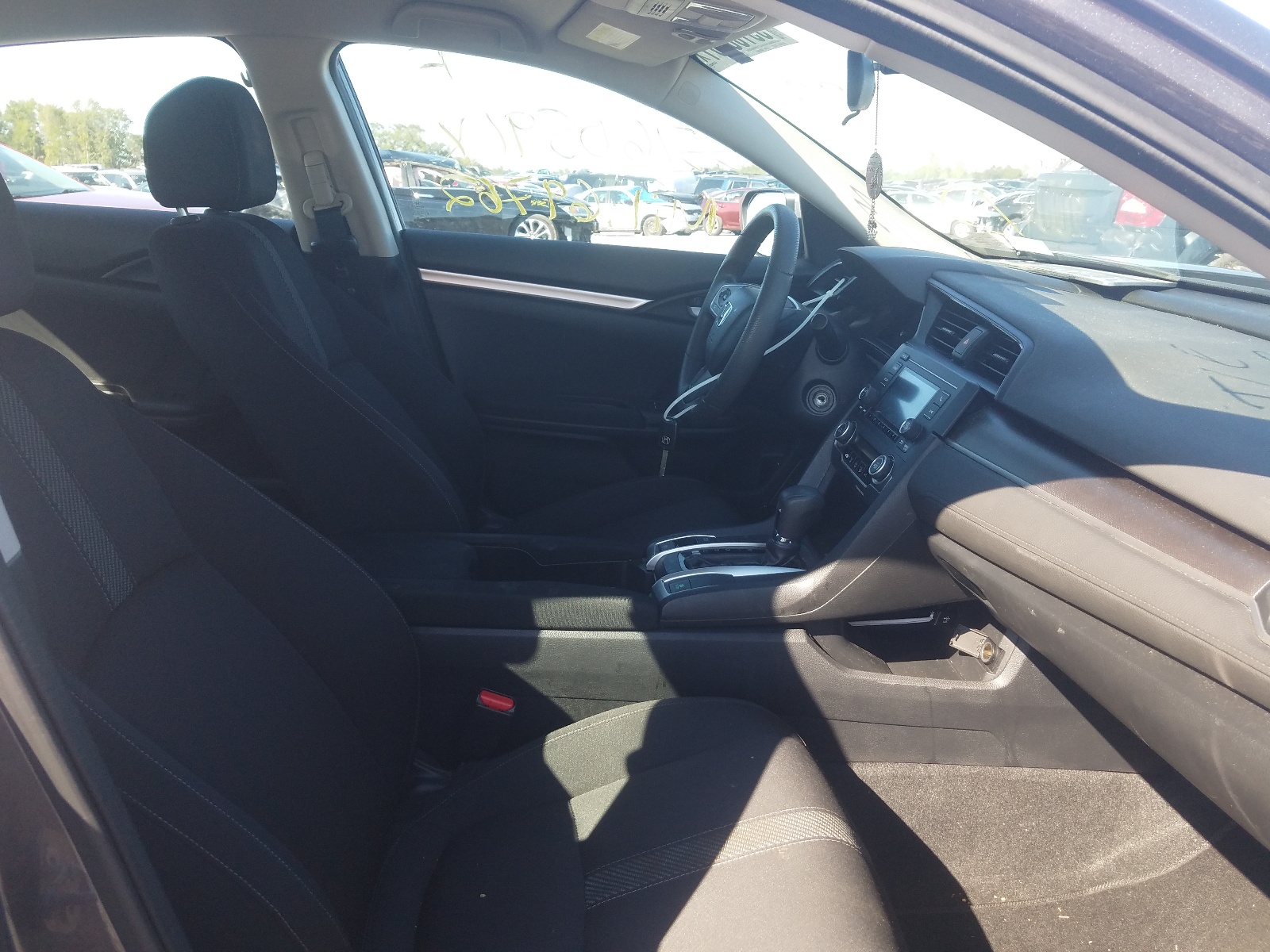 Photo 5 from auction – 2016 HONDA CIVIC LX with VIN 19XFC2F51GE057115