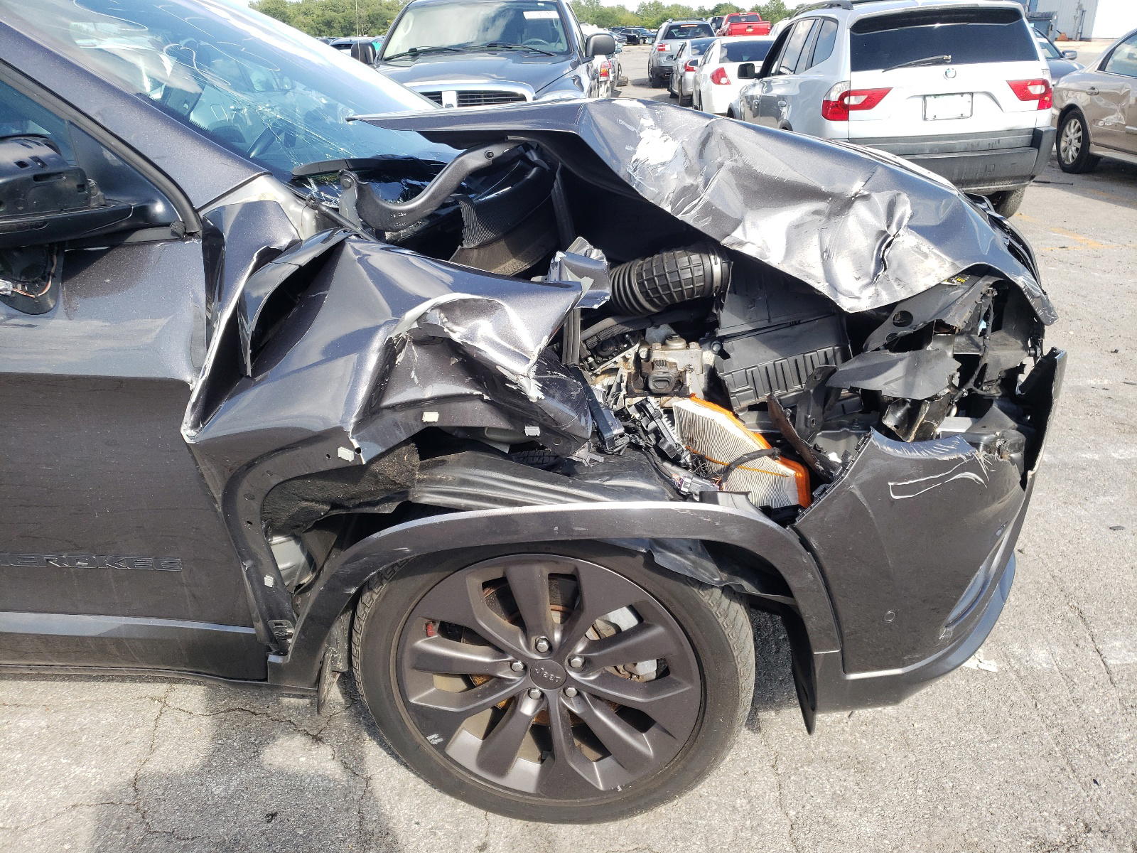 Photo 9 from auction – 2019 JEEP CHEROKEE L with VIN 1C4PJMDX7KD398457