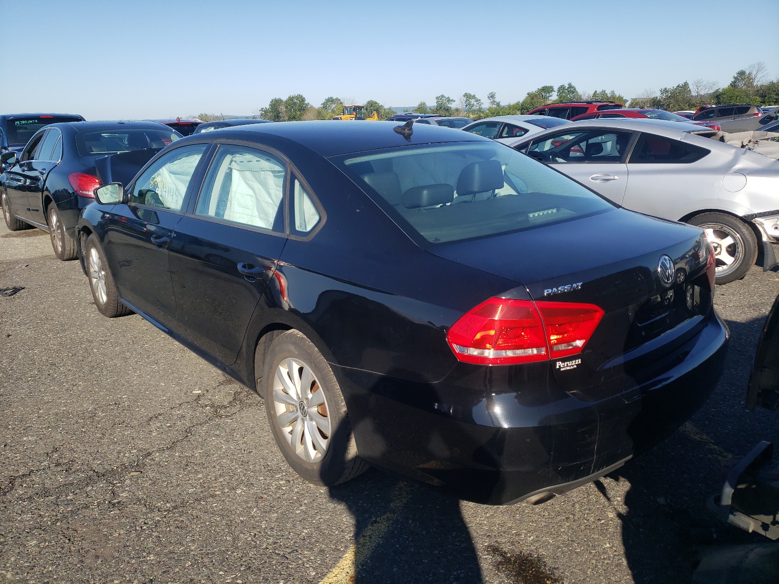 Photo 3 from auction – 2015 VOLKSWAGEN PASSAT S with VIN 1VWAT7A38FC068662