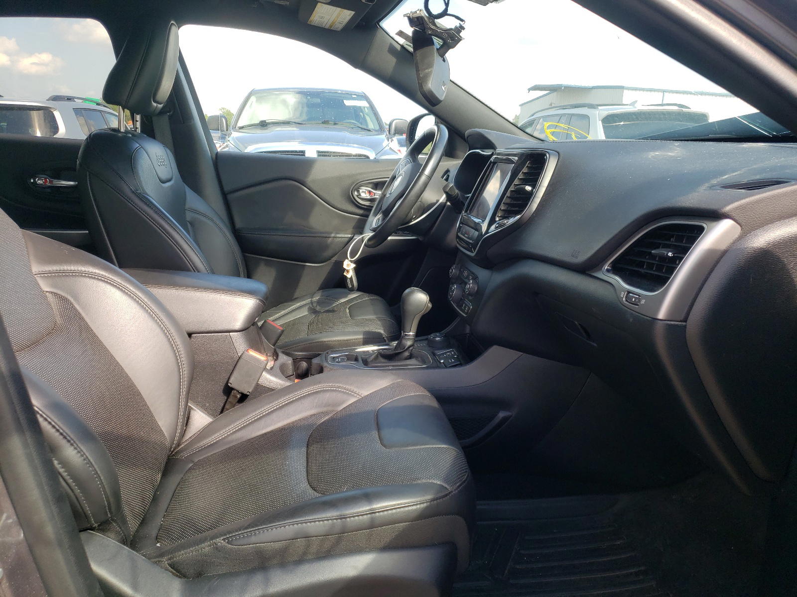 Photo 5 from auction – 2019 JEEP CHEROKEE L with VIN 1C4PJMDX7KD398457