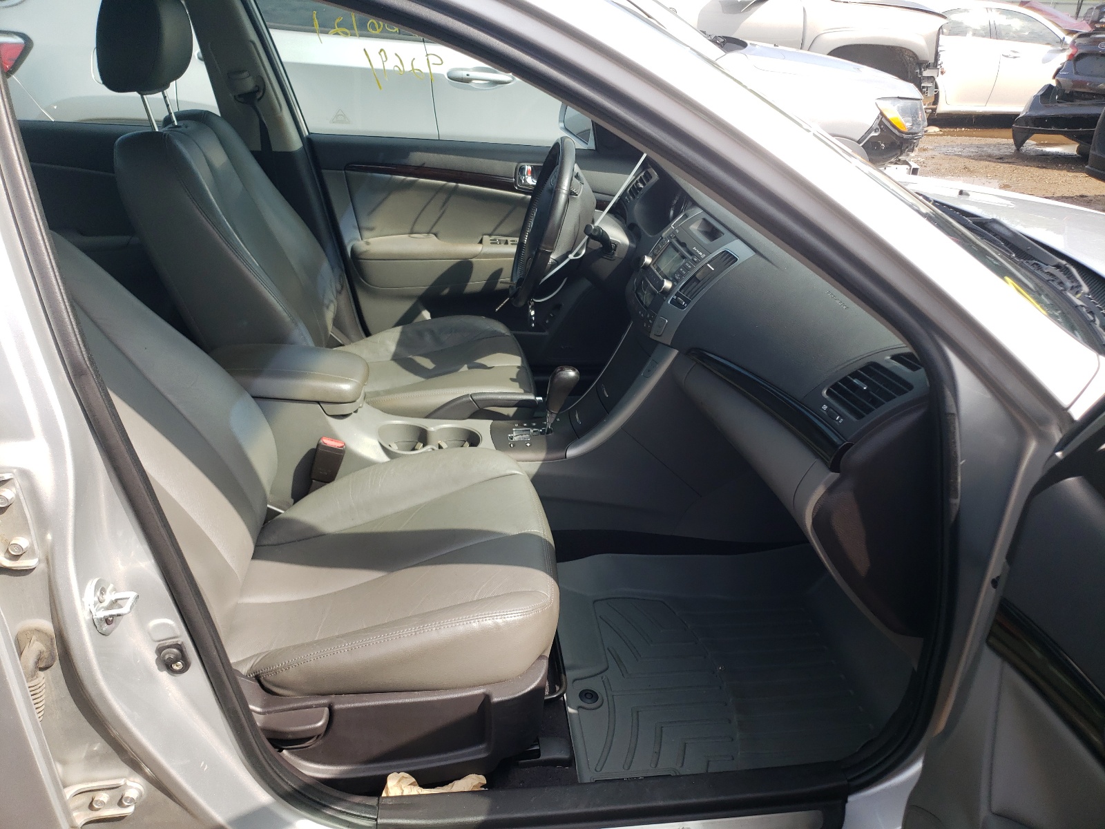 Photo 5 from auction – 2009 HYUNDAI SONATA SE with VIN 5NPEU46F89H407707