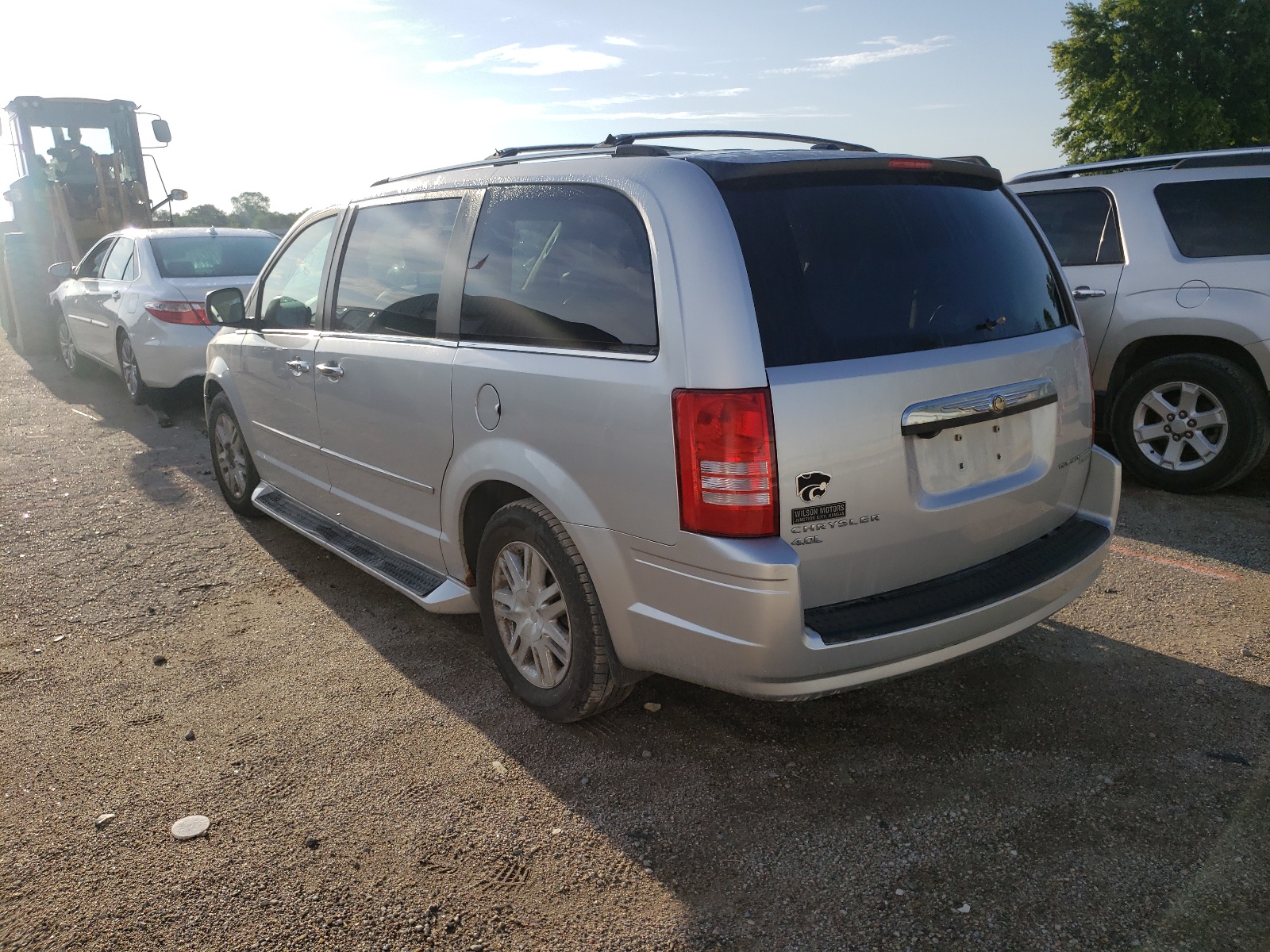 Photo 3 from auction – 2010 CHRYSLER TOWN & COU with VIN 2A4RR6DX6AR152728