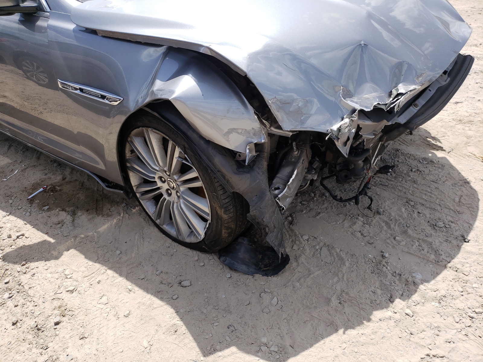 Photo 9 from auction – 2012 JAGUAR XJL SUPERC with VIN SAJWA2GE8CMV33717