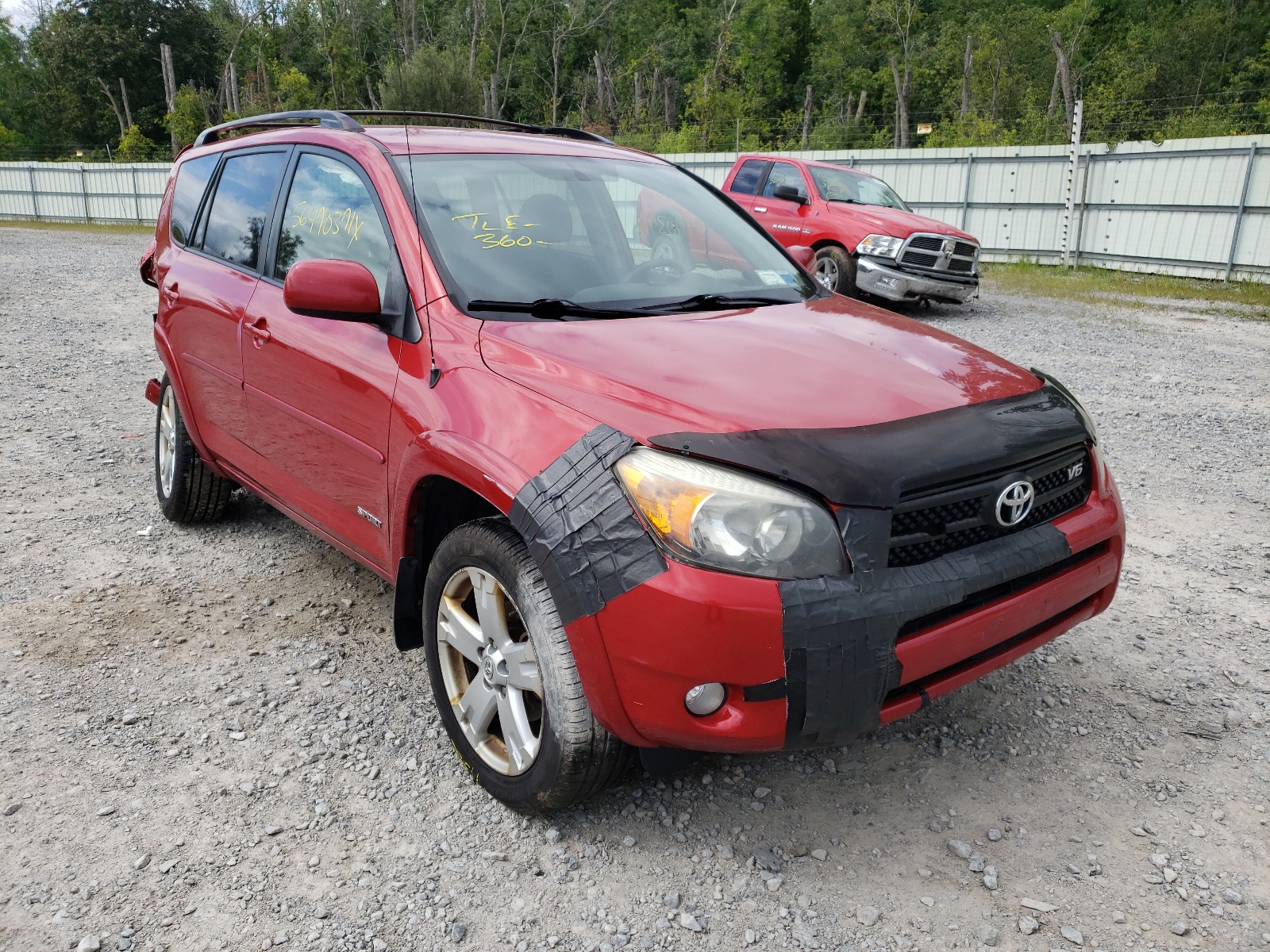 TOYOTA RAV4 2007 with VIN JTMBK32V976025886 - Photo from auction