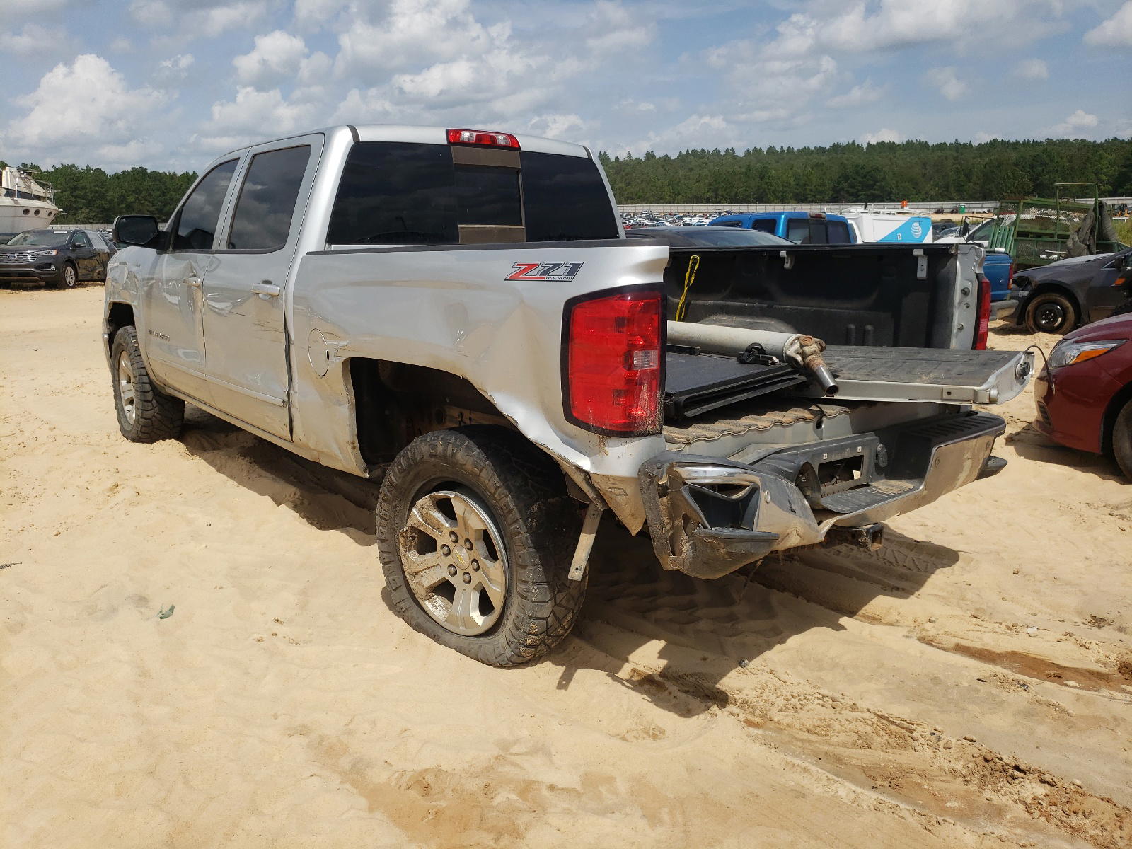 Photo 3 from auction – 2015 CHEVROLET SILVERADO with VIN 3GCUKREC1FG455480