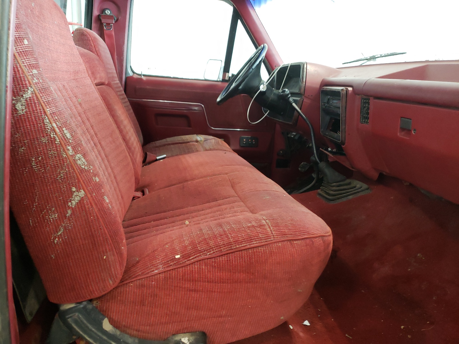 Photo 5 from auction – 1989 FORD F150 with VIN 1FTEF14N5KPB19690