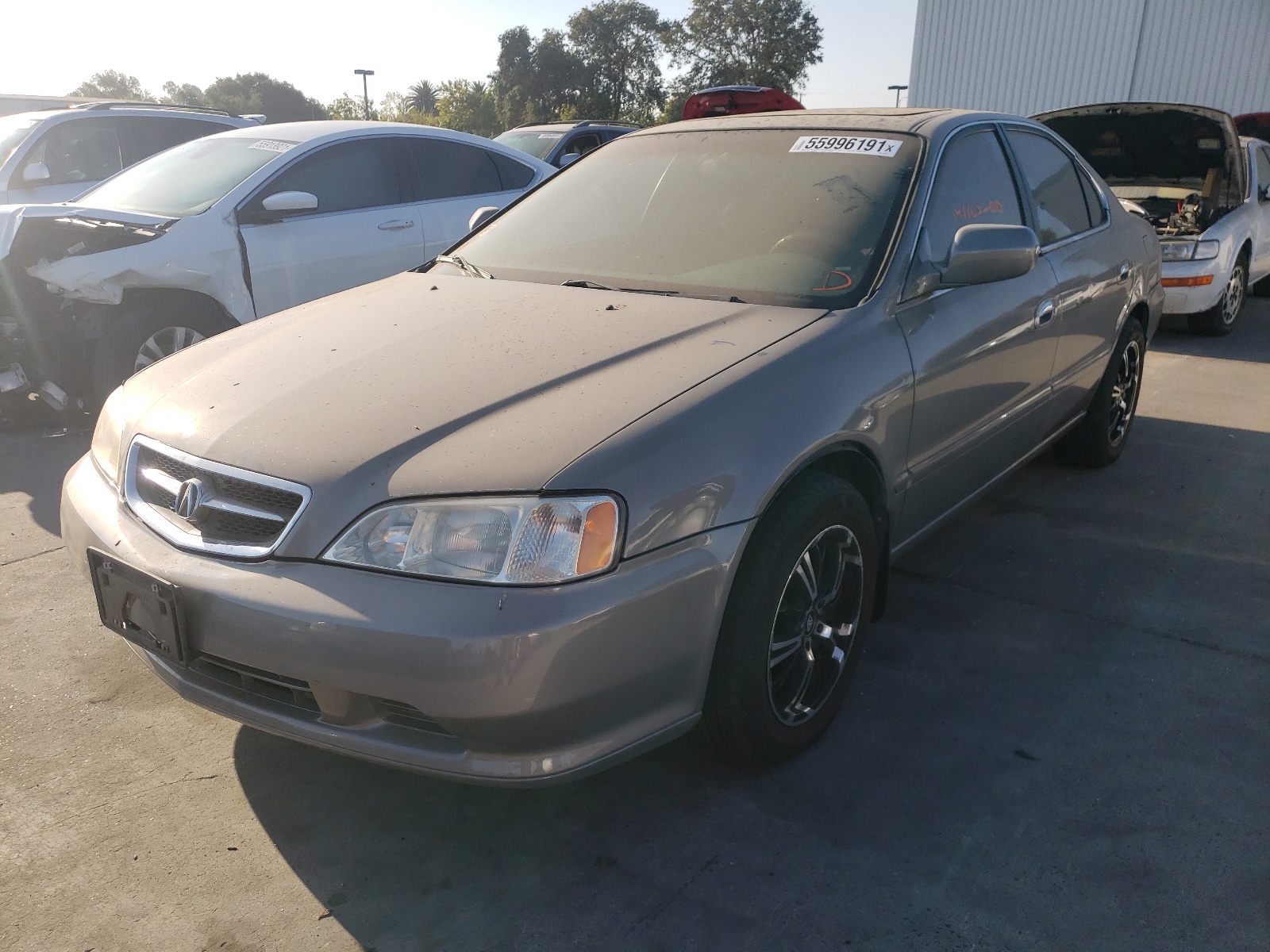 Photo 2 from auction – 2000 ACURA 3.2TL with VIN 19UUA5675YA007498