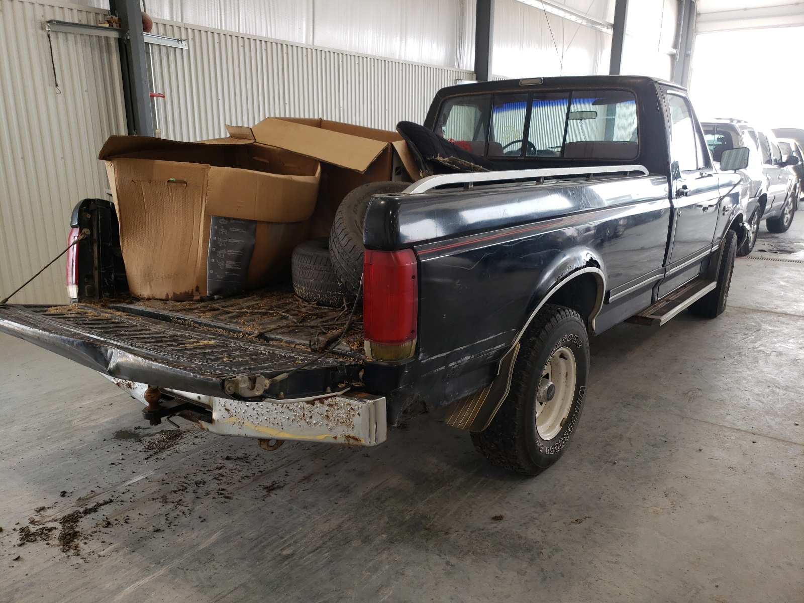 Photo 4 from auction – 1989 FORD F150 with VIN 1FTEF14N5KPB19690
