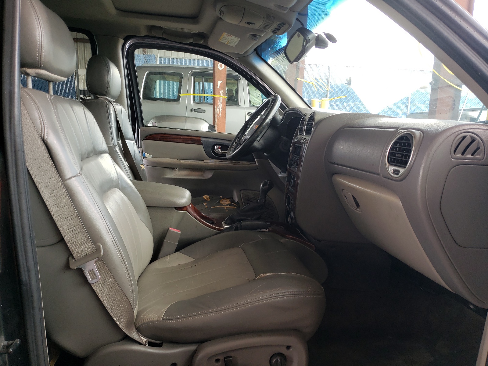 Photo 5 from auction – 2004 GMC ENVOY with VIN 1GKDS13S442101281