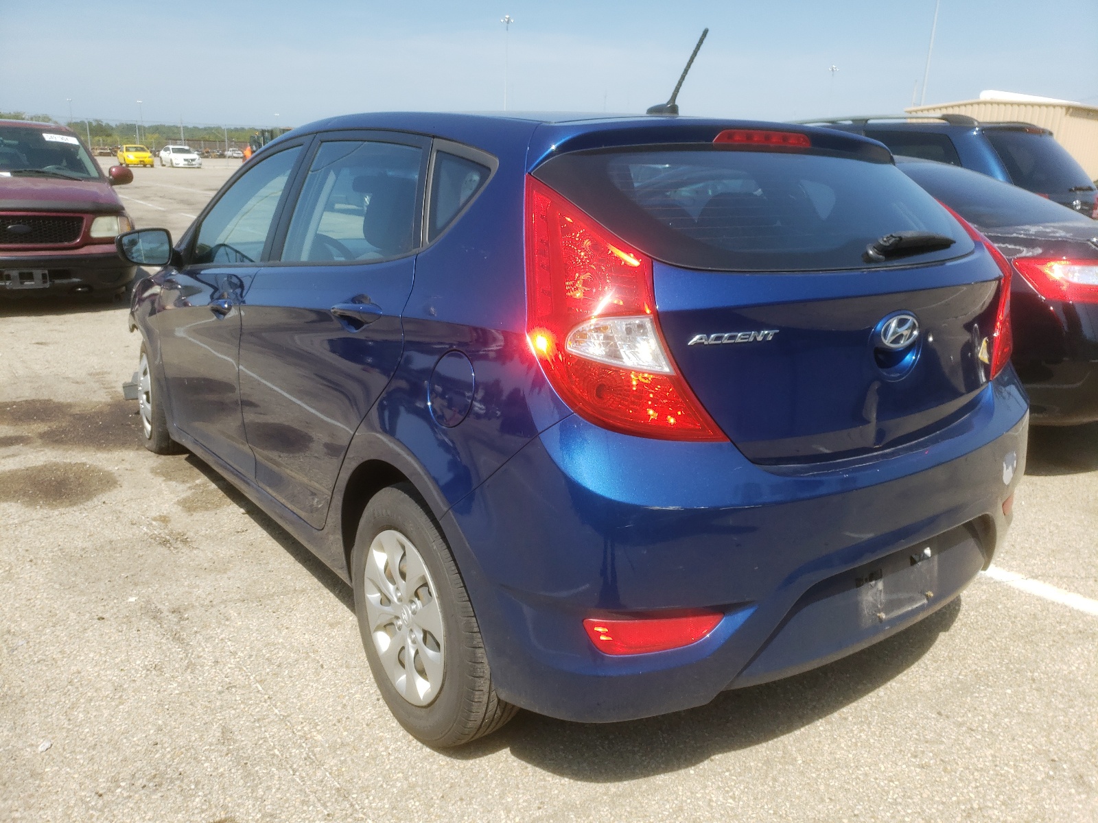Photo 3 from auction – 2016 HYUNDAI ACCENT SE with VIN KMHCT5AE9GU267180