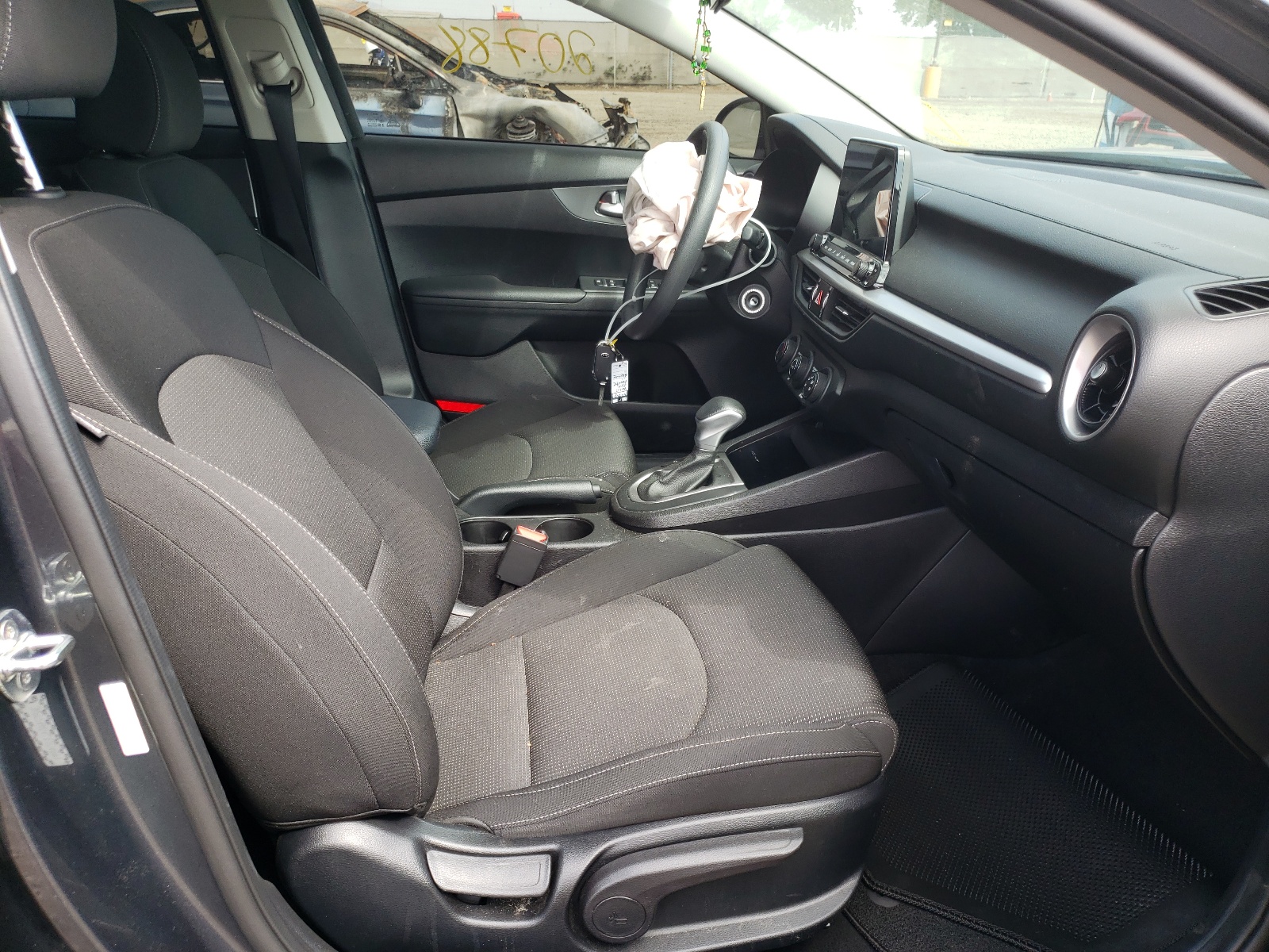 Photo 5 from auction – 2020 KIA FORTE FE with VIN 3KPF24AD4LE204891