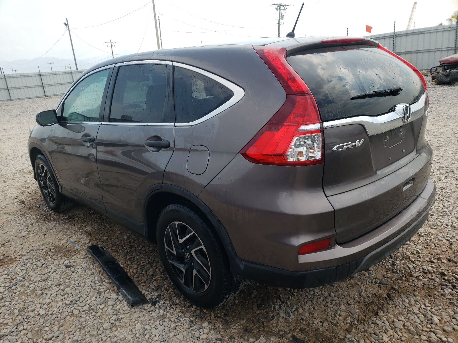 Photo 3 from auction – 2016 HONDA CR-V SE with VIN 2HKRM4H40GH651698