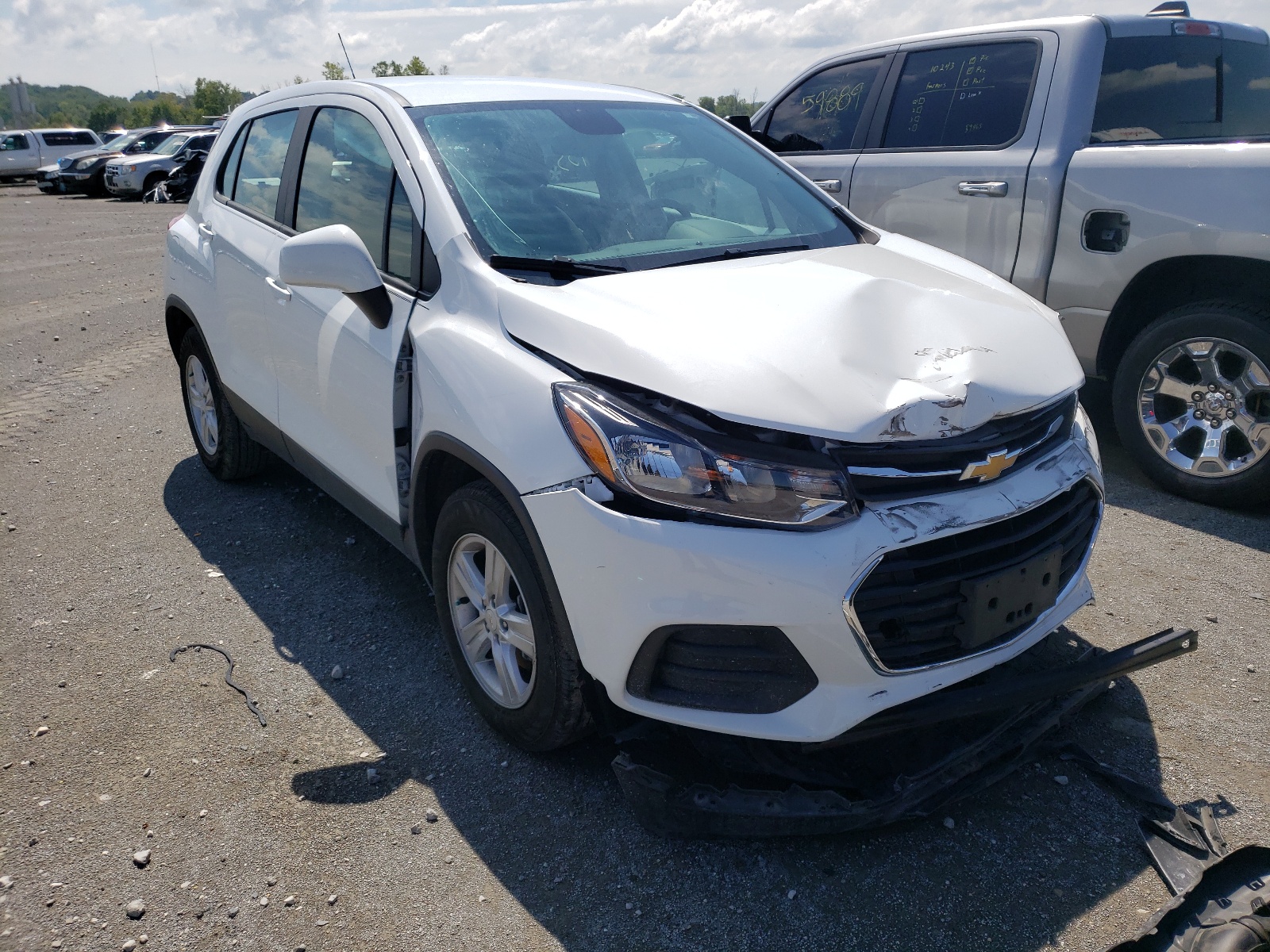CHEVROLET TRAX LS 2020 with VIN KL7CJKSB3LB088116 - Photo from auction