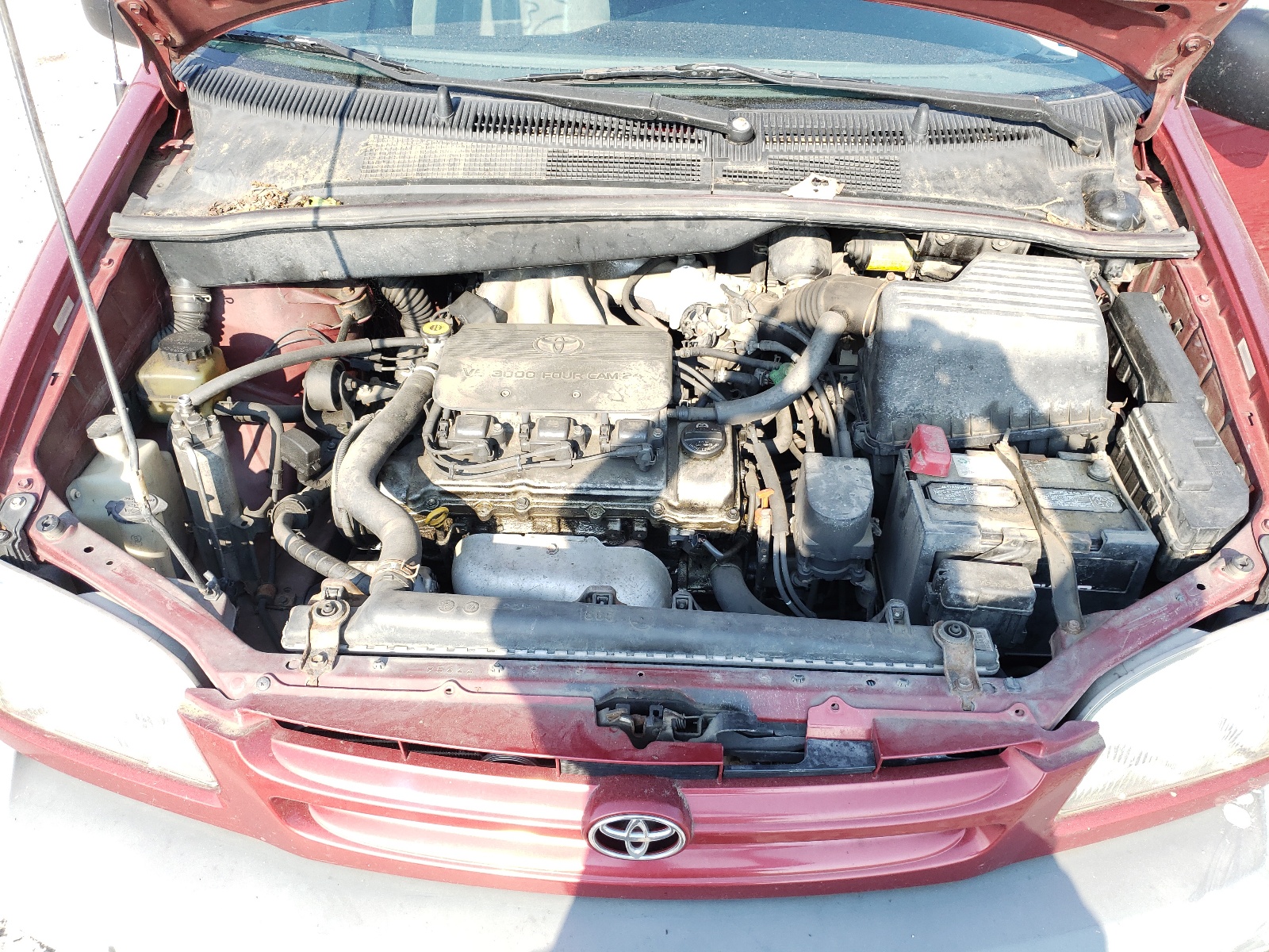 Photo 7 from auction – 2000 TOYOTA SIENNA LE with VIN 4T3ZF13C5YU195554