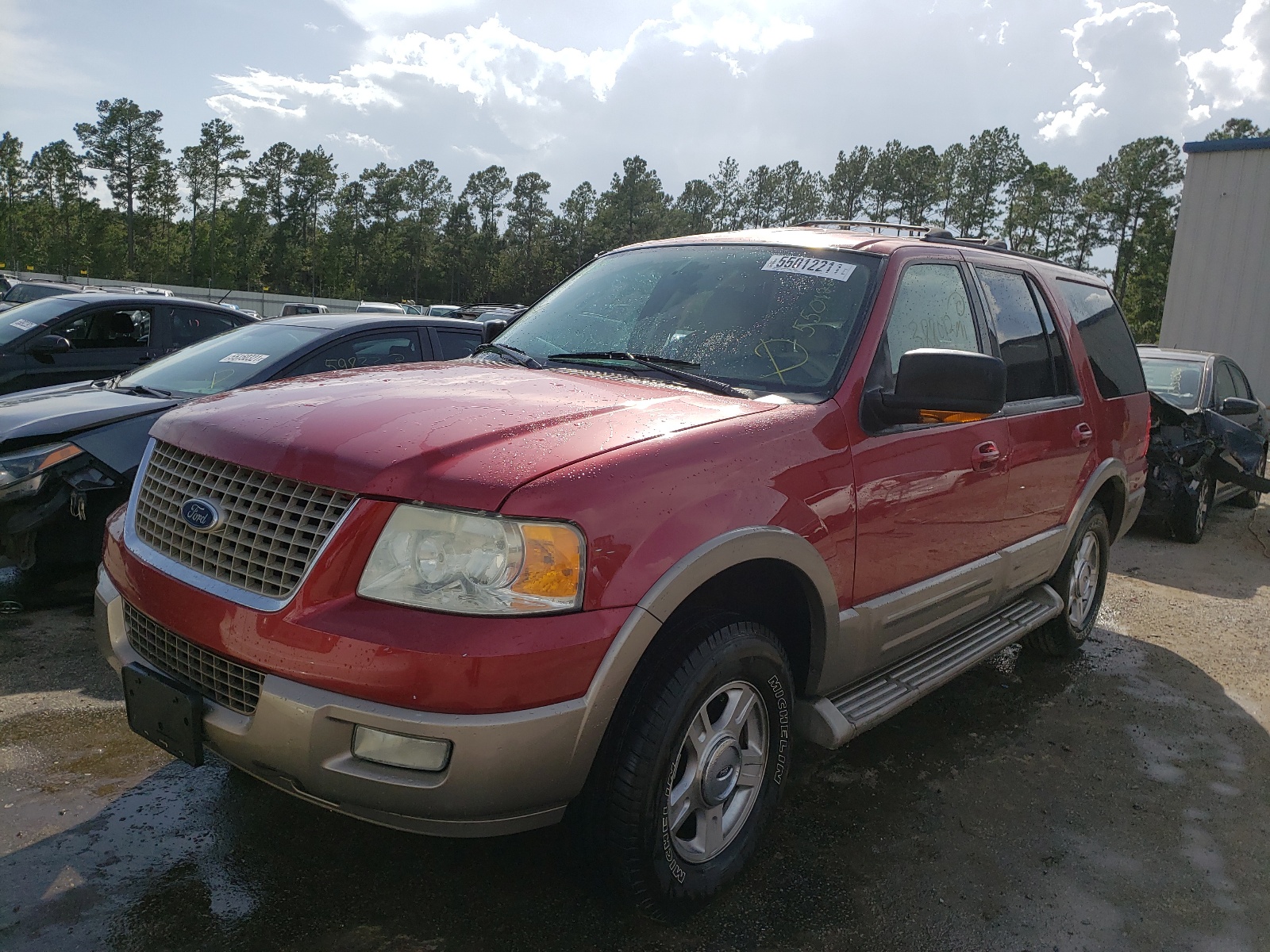 صورة رقم 2 من المزاد - 2004 FORD EXPEDITION مع VIN 1FMPU17L64LB83638