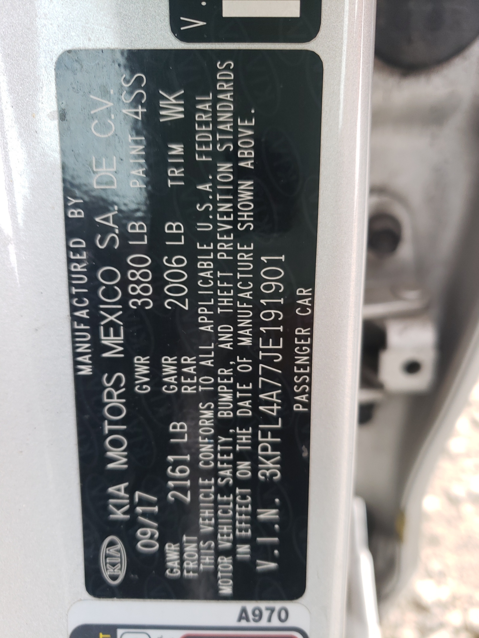 Photo 10 from auction – 2018 KIA FORTE LX with VIN 3KPFL4A77JE191901