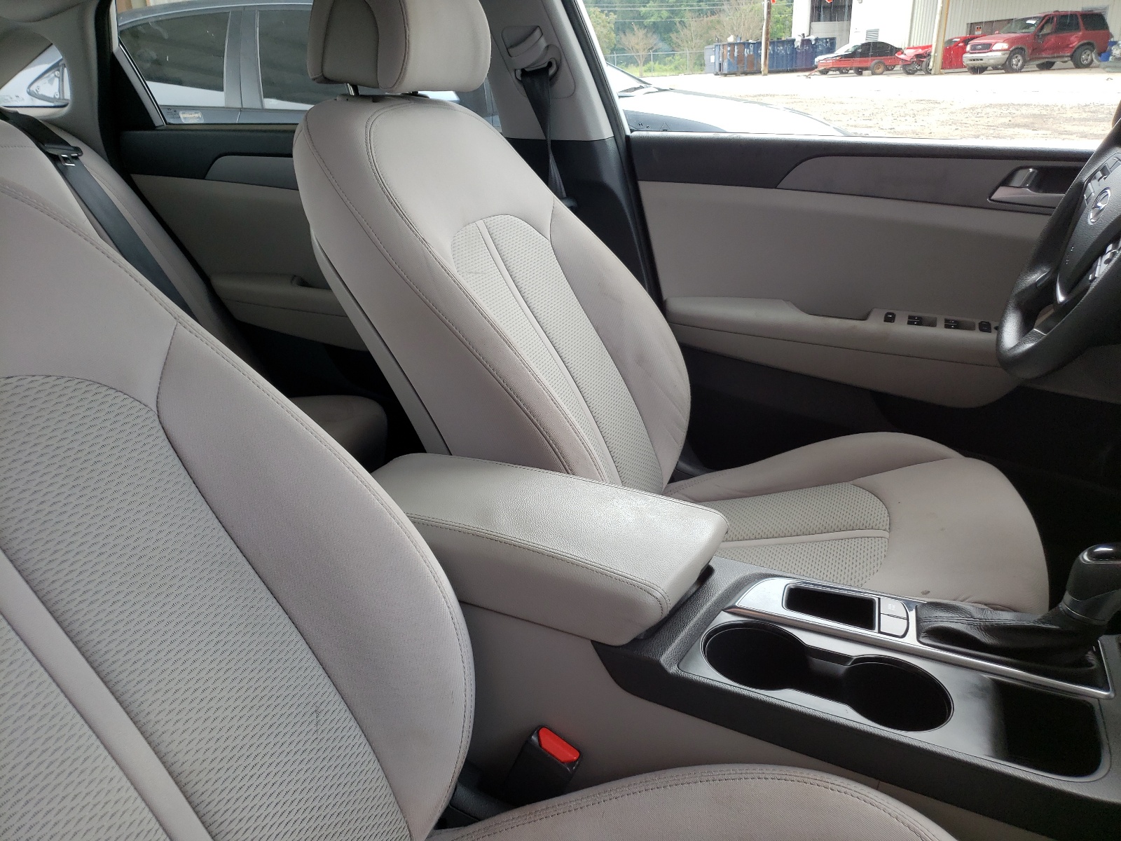 Photo 5 from auction – 2015 HYUNDAI SONATA SE with VIN 5NPE24AF1FH001146