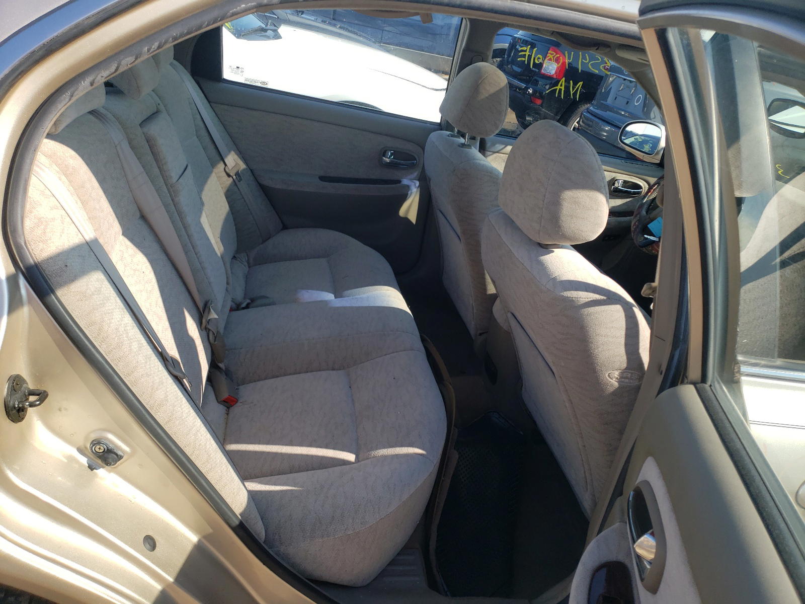 Photo 6 from auction – 2005 KIA OPTIMA LX with VIN KNAGD128655396406