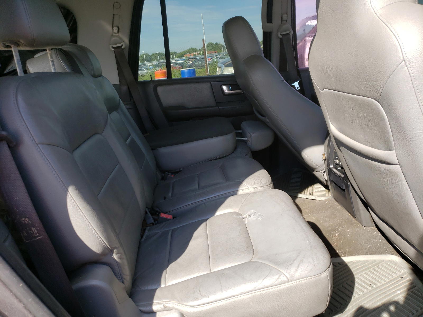 Photo 6 from auction – 2003 FORD EXPEDITION with VIN 1FMPU16L03LA20645