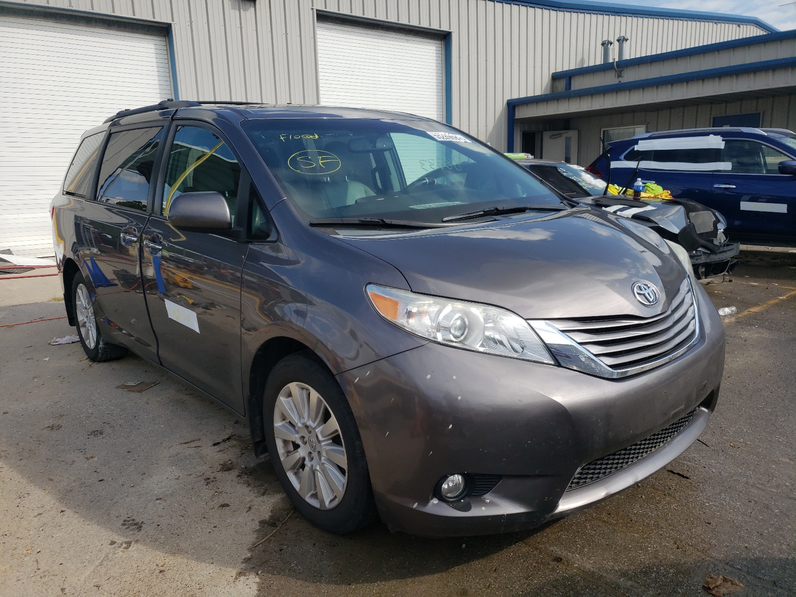 TOYOTA SIENNA XLE 2015 with VIN 5TDDK3DC2FS126996 - Photo from auction