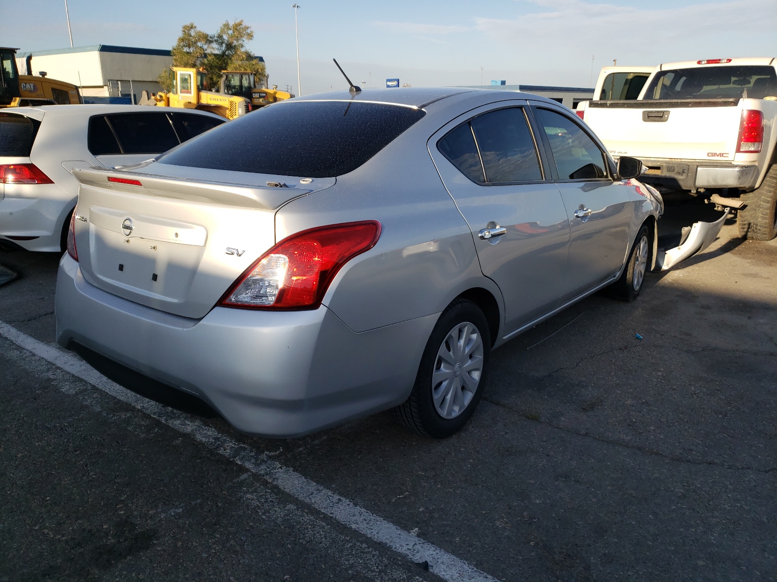 Photo 4 from auction – 2018 NISSAN VERSA S with VIN 3N1CN7AP9JK393254