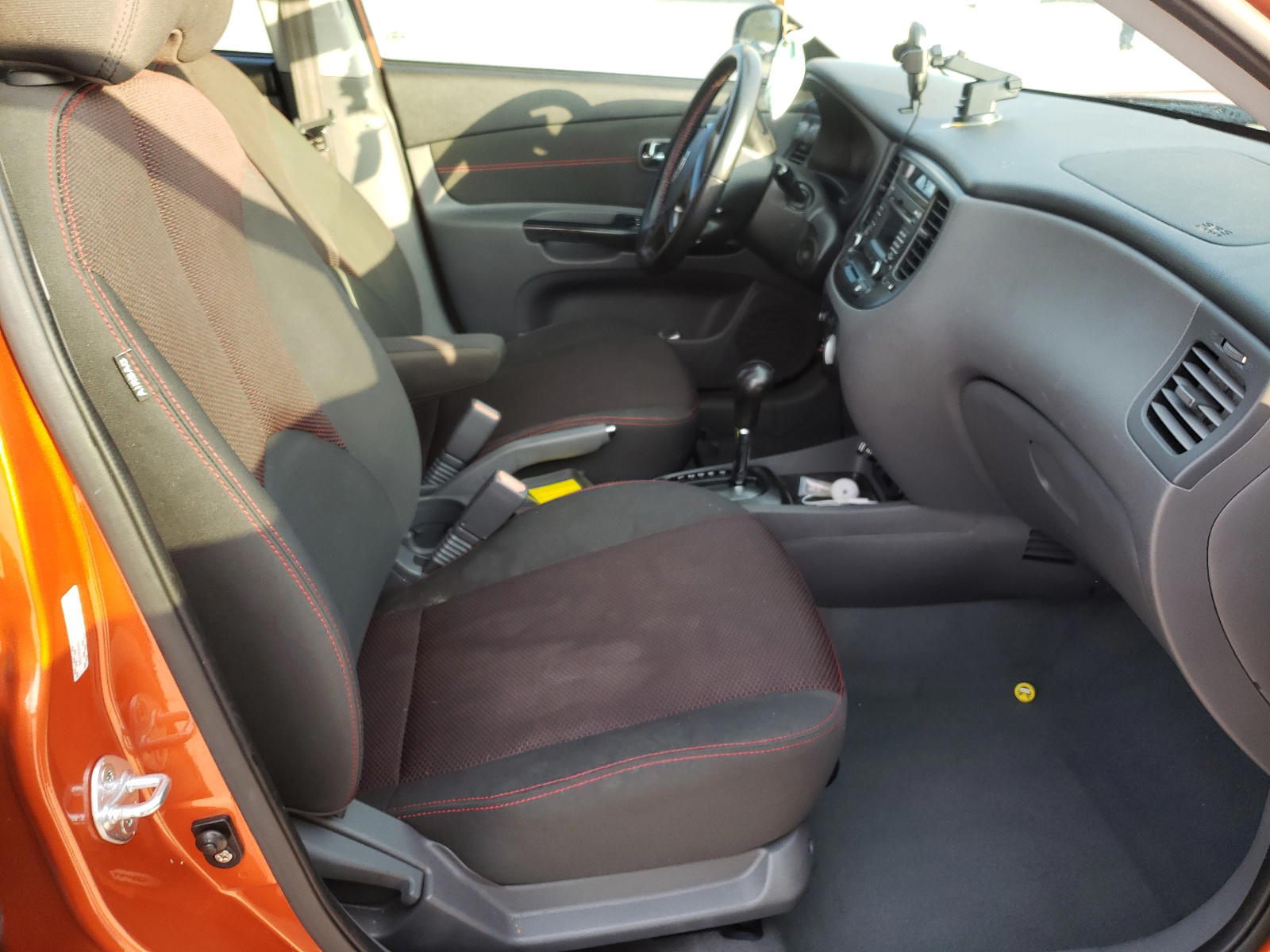 Photo 5 from auction – 2010 KIA RIO LX with VIN KNADH5A33A6650792