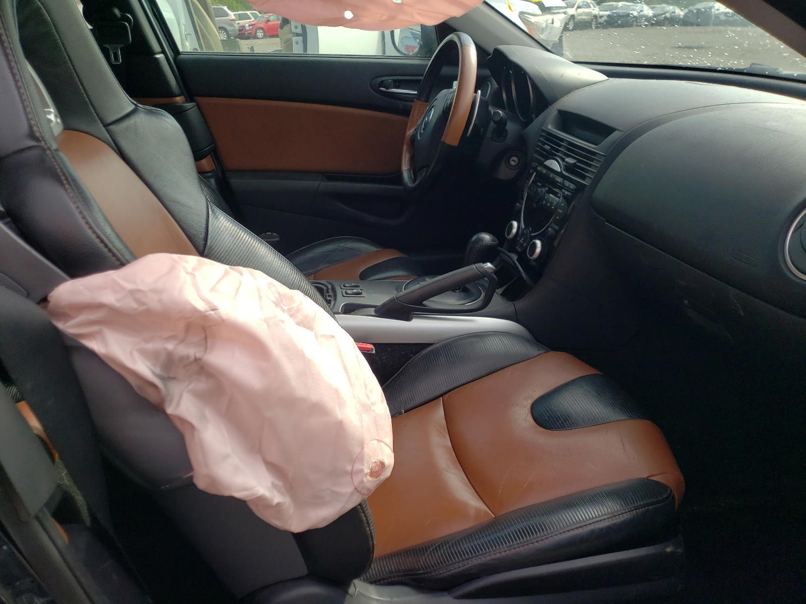 Photo 5 from auction – 2004 MAZDA RX8 with VIN JM1FE17NX40127847
