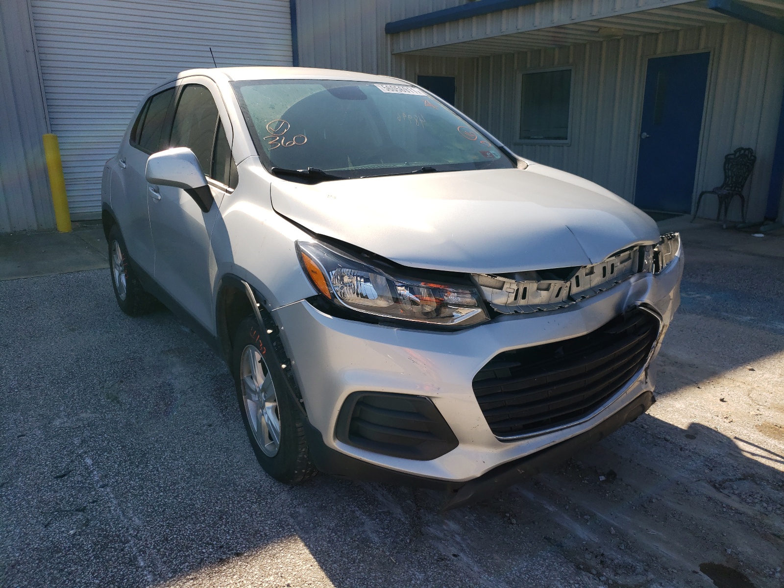 Photo 14 from auction – 2019 CHEVROLET TRAX LS with VIN 3GNCJNSB9KL171333