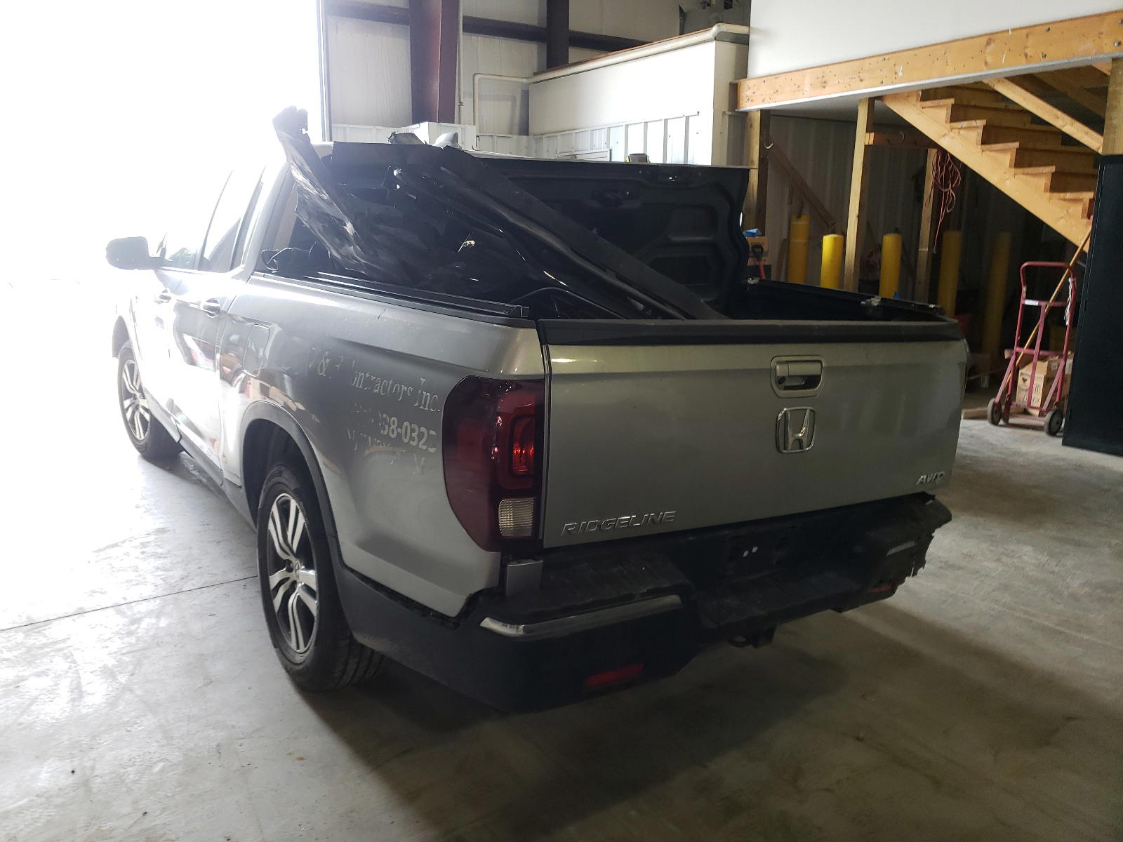 Photo 3 from auction – 2017 HONDA RIDGELINE with VIN 5FPYK3F49HB010197