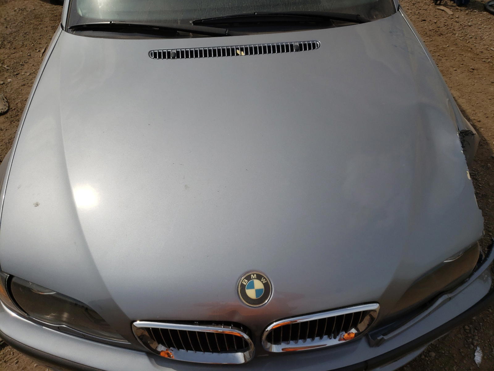Photo 7 from auction – 2004 BMW 330 XI with VIN WBAEW53474PN32940