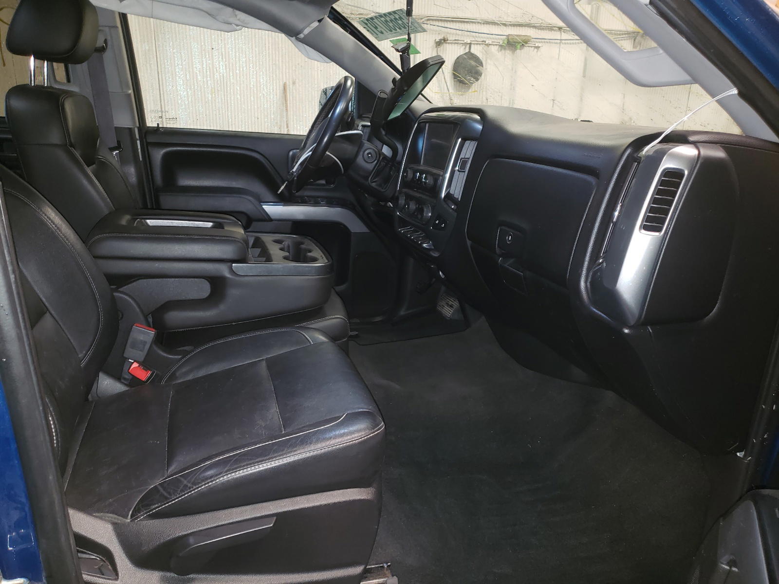 Photo 5 from auction – 2015 CHEVROLET SILVERADO with VIN 3GCUKREC9FG261599