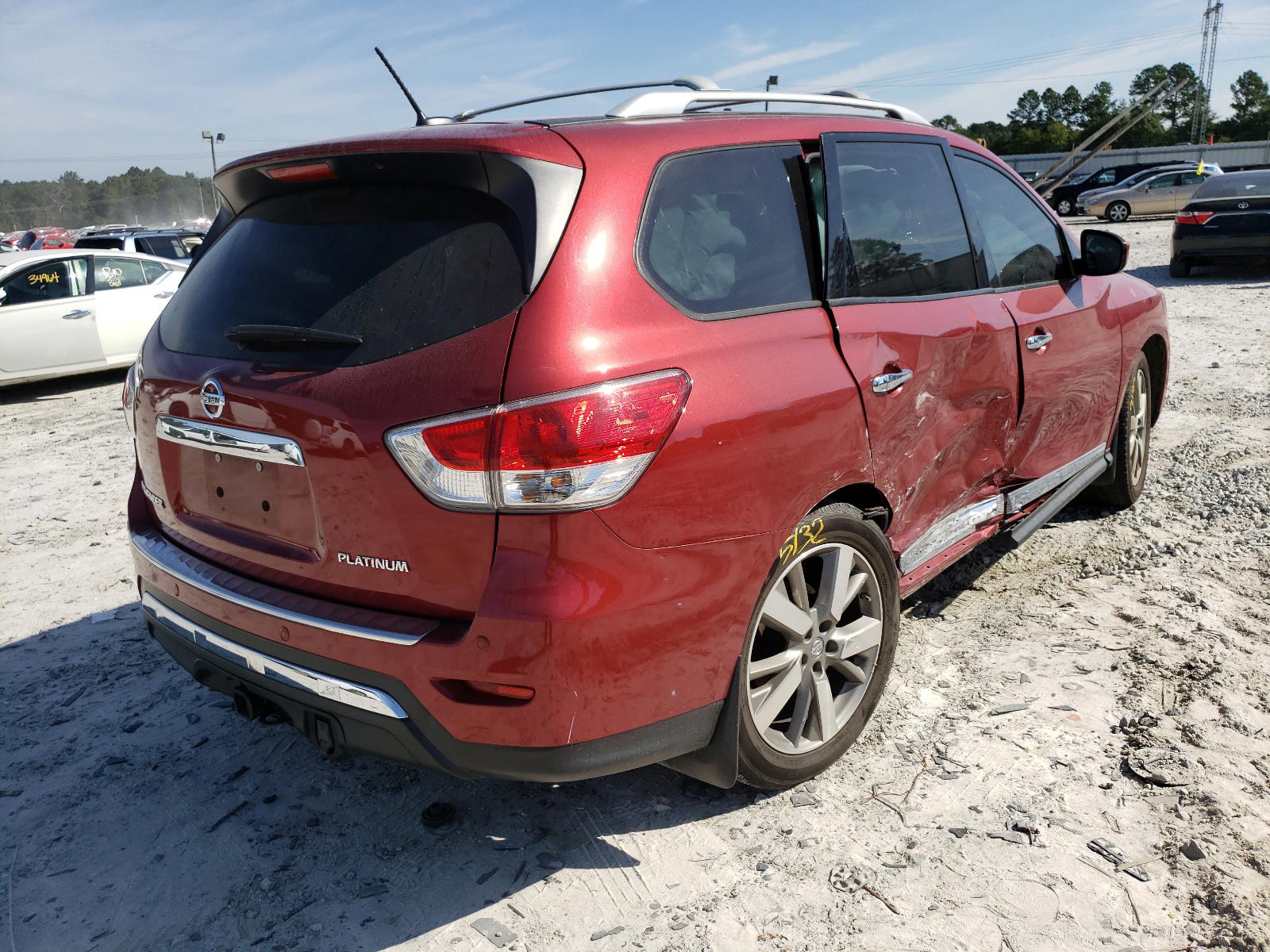 Photo 4 from auction – 2015 NISSAN PATHFINDER with VIN 5N1AR2MN3FC697890