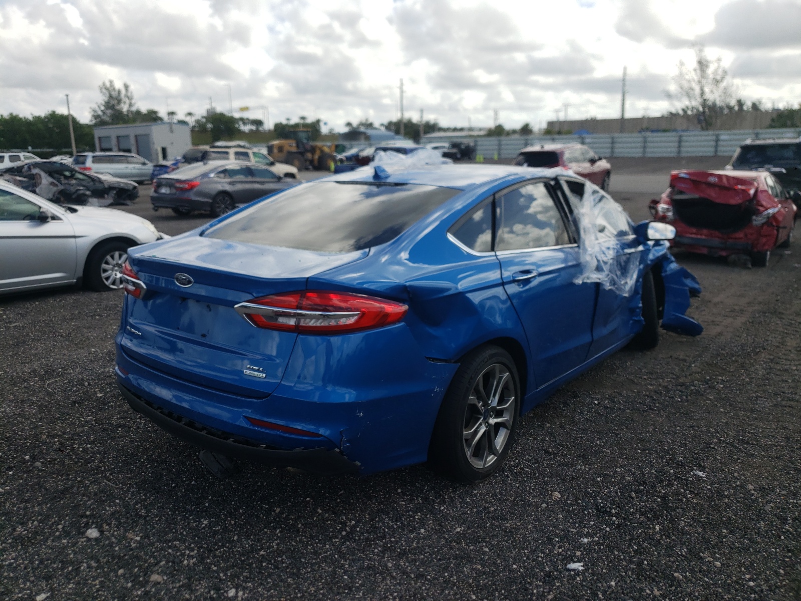 Photo 4 from auction – 2020 FORD FUSION SEL with VIN 3FA6P0CD6LR116933