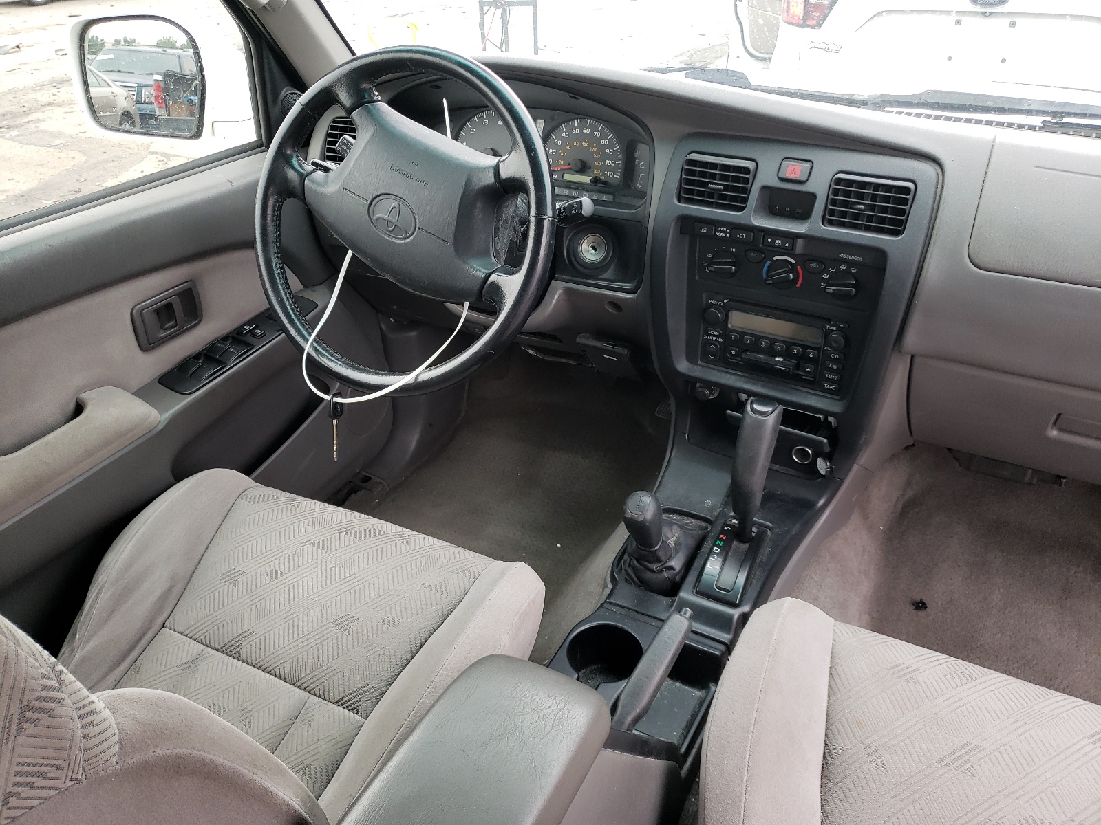 Photo 9 from auction – 2001 TOYOTA 4RUNNER SR with VIN JT3HN86R019053355