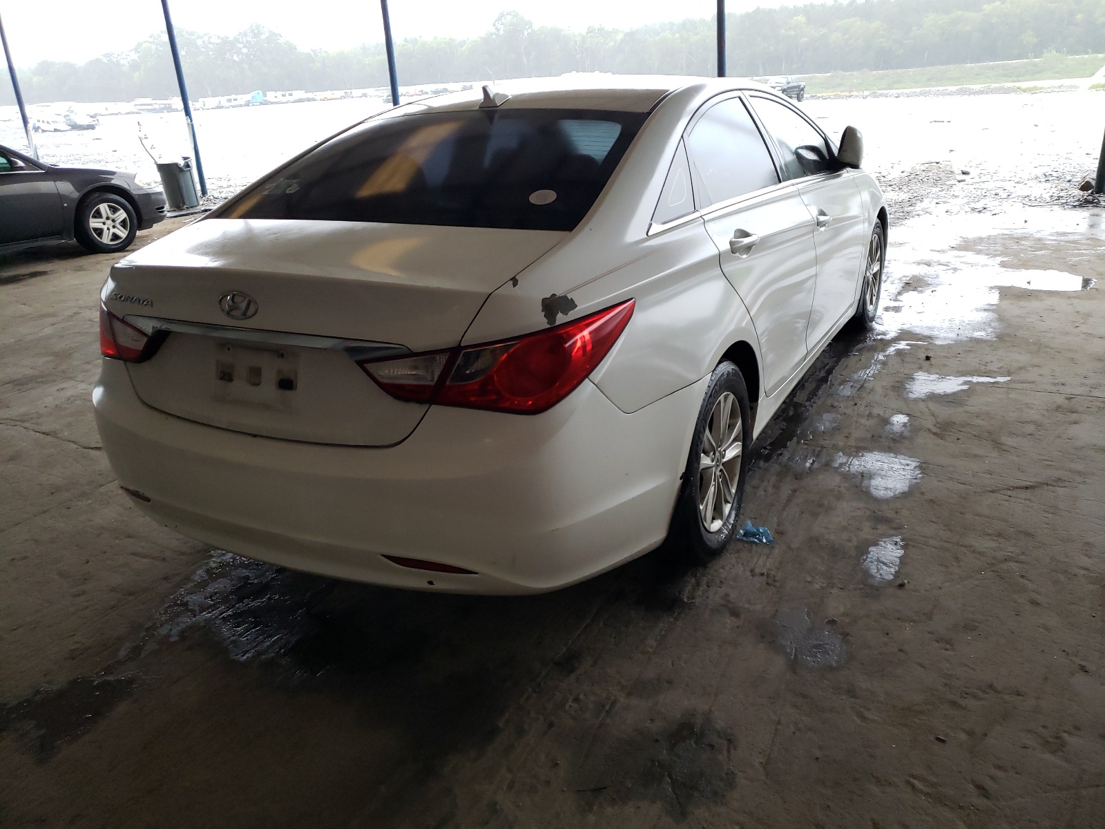 Photo 4 from auction – 2011 HYUNDAI SONATA GLS with VIN 5NPEB4ACXBH143673