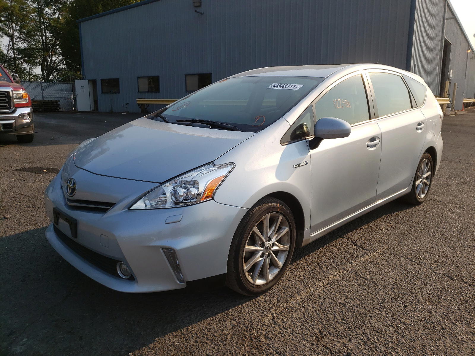 Photo 2 from auction – 2014 TOYOTA PRIUS V with VIN JTDZN3EU2E3363069