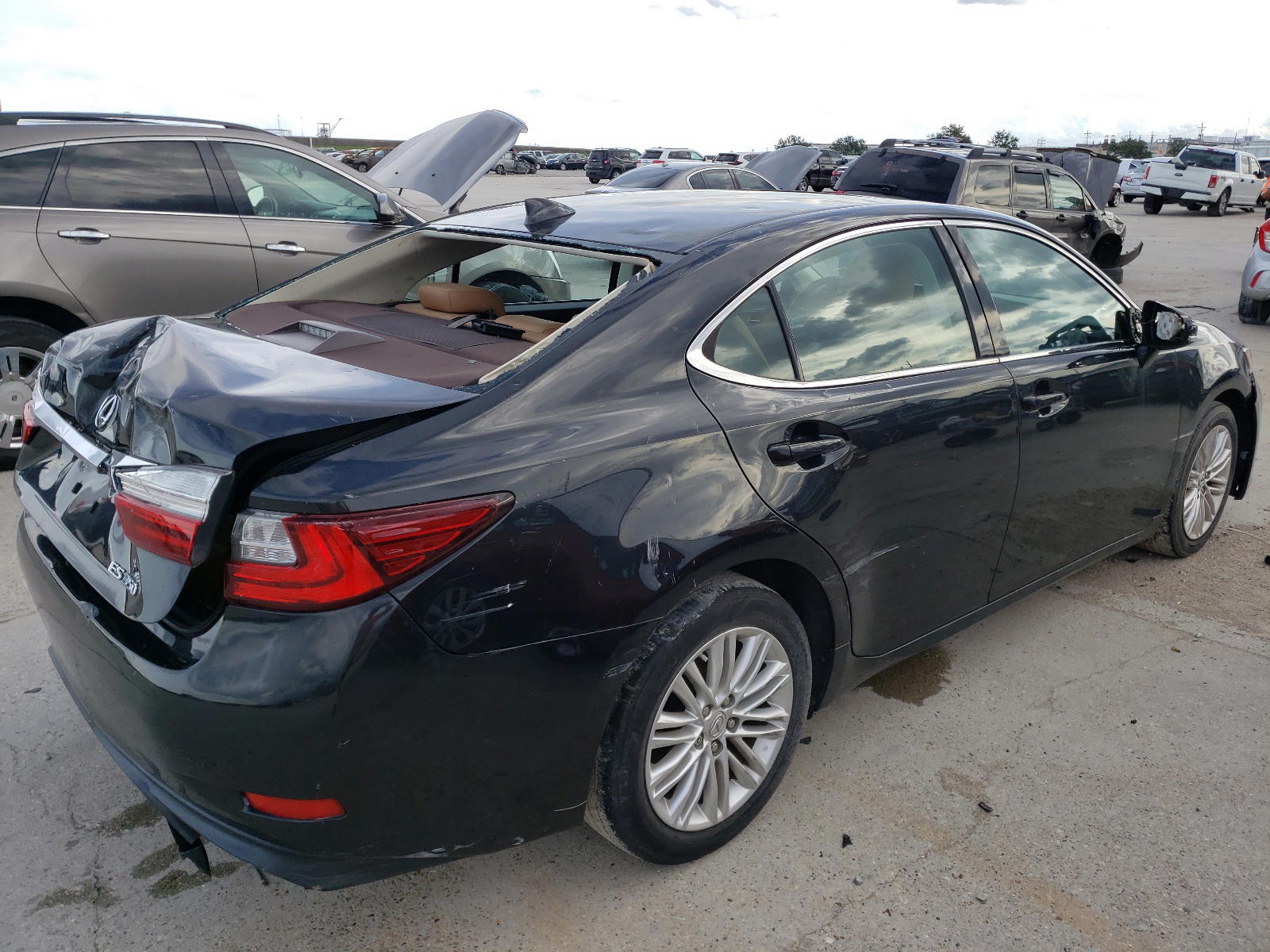 Photo 4 from auction – 2016 LEXUS ES 350 with VIN 58ABK1GG4GU025325