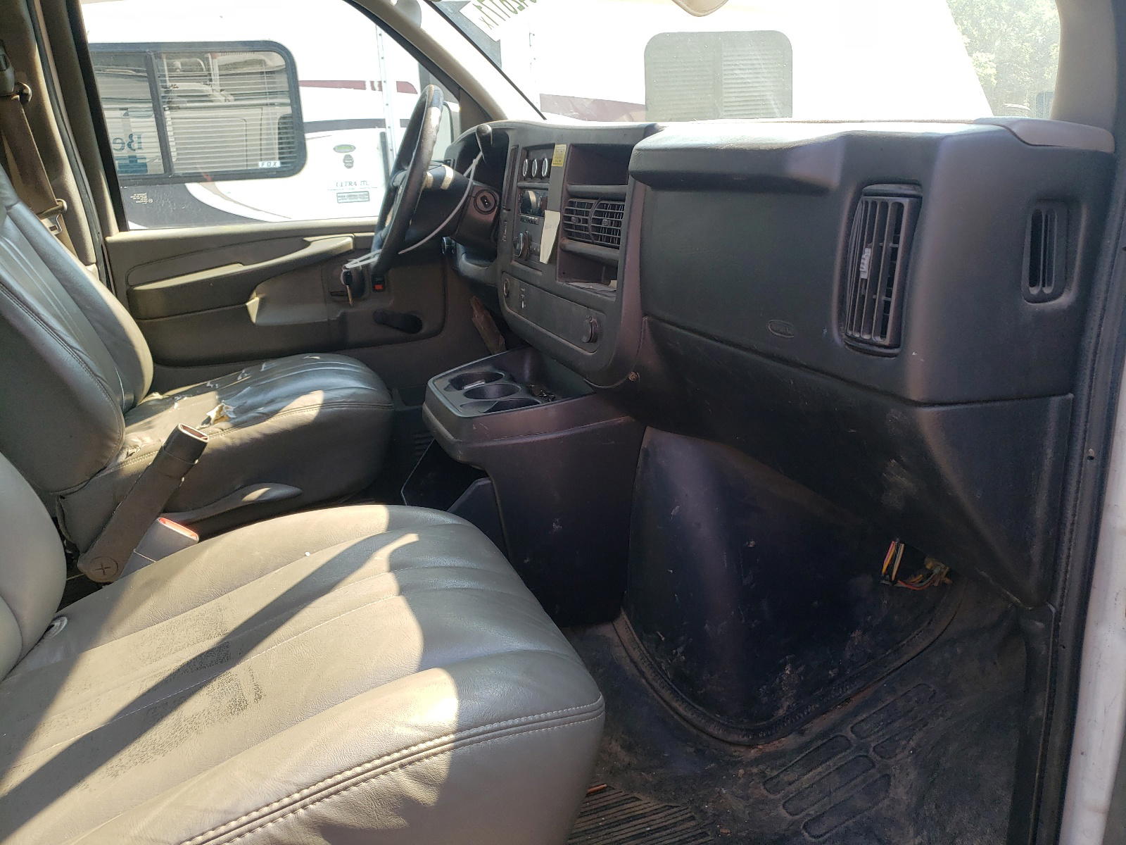 Photo 5 from auction – 2008 CHEVROLET EXPRESS with VIN 1GCGG29C281221222