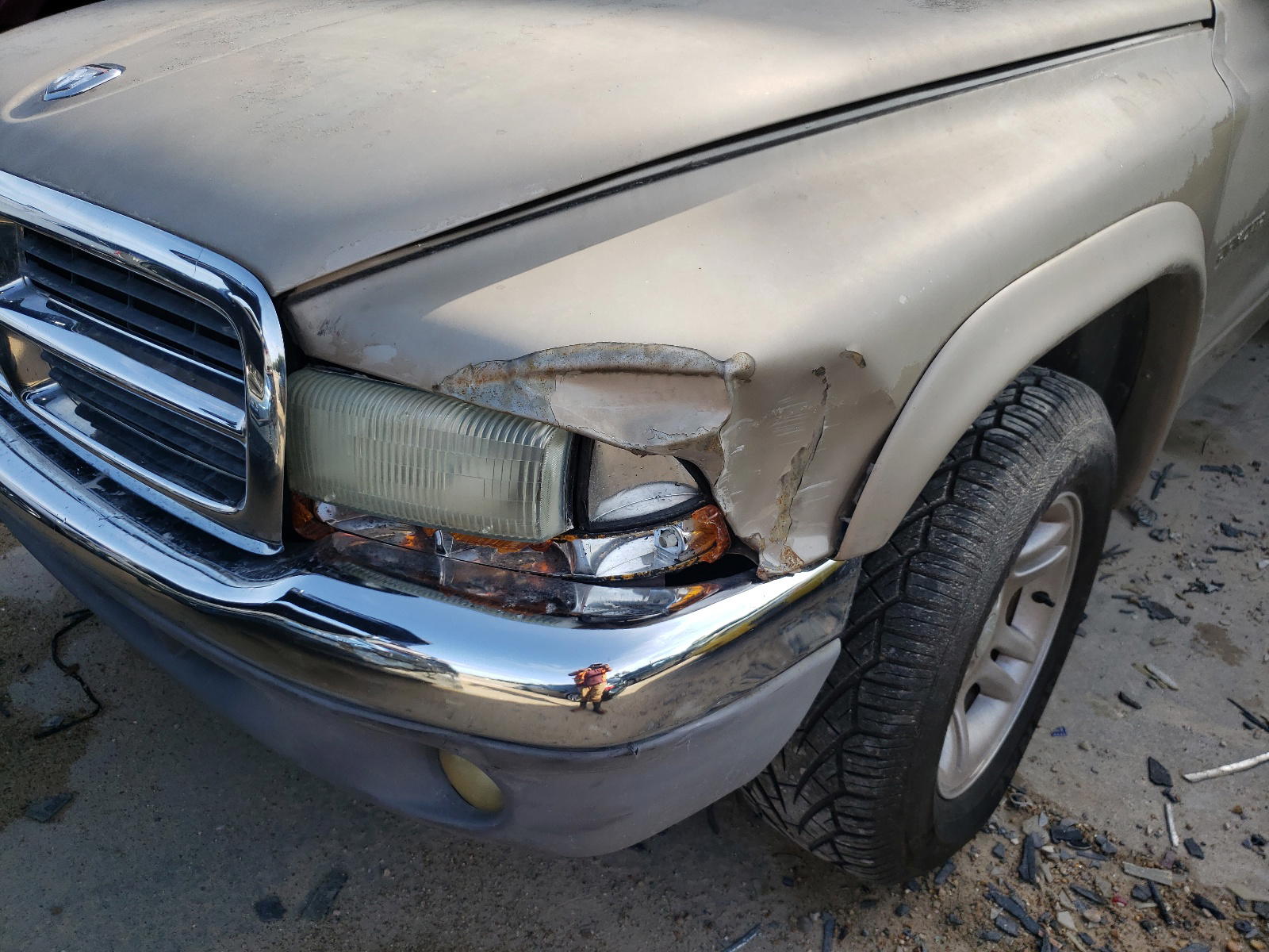 Photo 9 from auction – 2002 DODGE DAKOTA with VIN 1B7HL48N82S716914