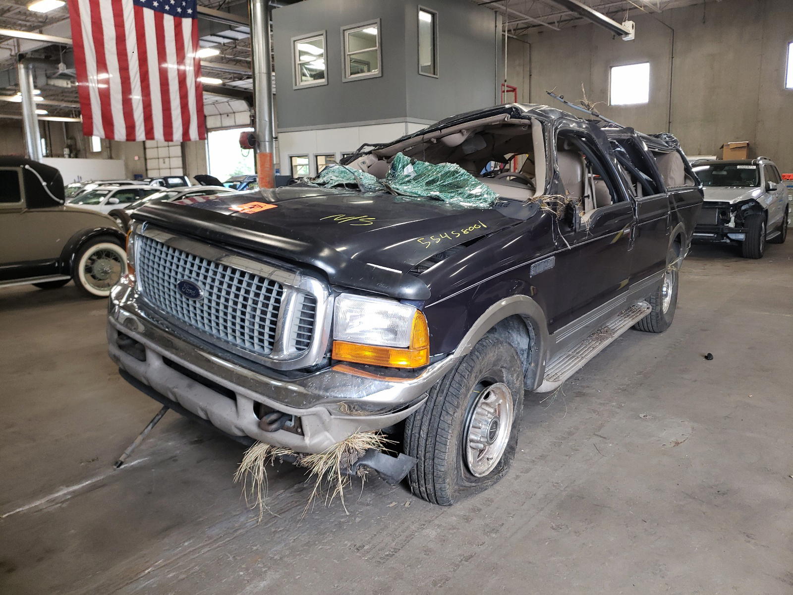 Photo 2 from auction – 2000 FORD EXCURSION with VIN 1FMSU43F3YEA85477