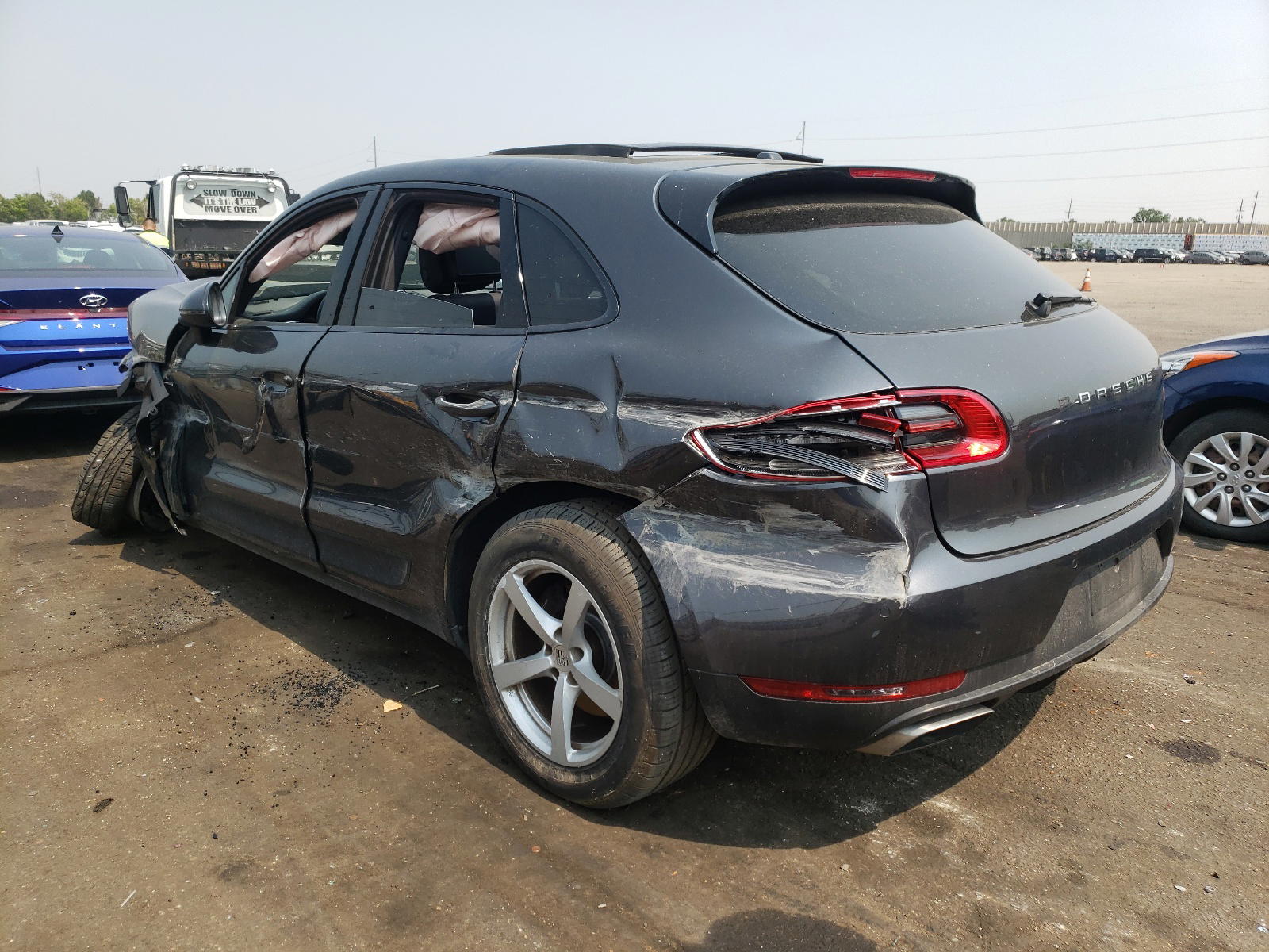 Photo 3 from auction – 2017 PORSCHE MACAN with VIN WP1AA2A52HLB01329