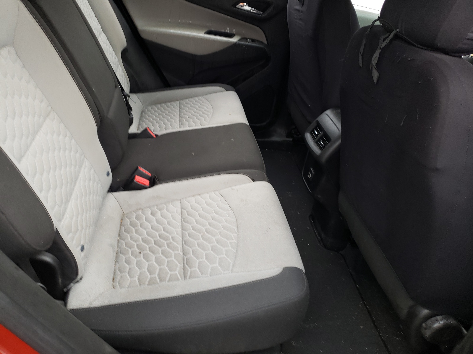 Photo 6 from auction – 2020 CHEVROLET EQUINOX LS with VIN 2GNAXHEV0L6263403