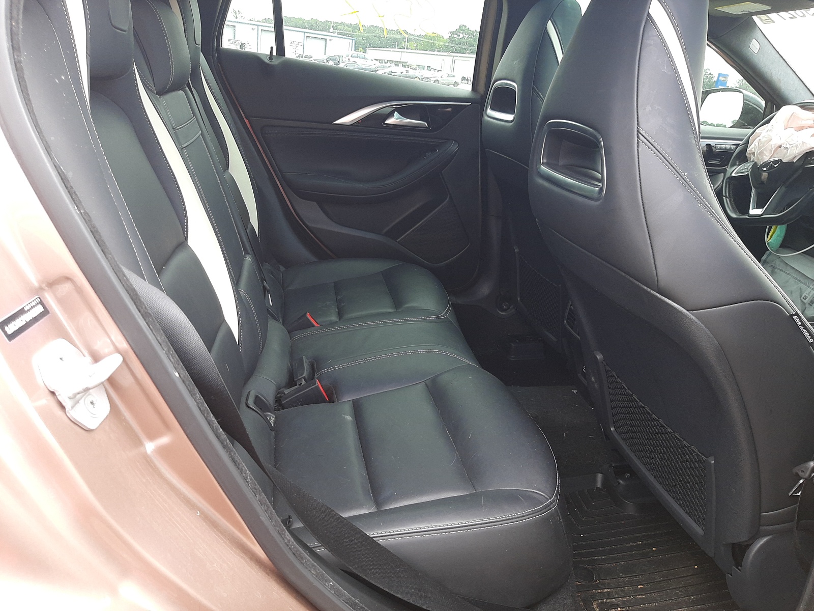 Photo 6 from auction – 2017 INFINITI QX30 BASE with VIN SJKCH5CP8HA023699