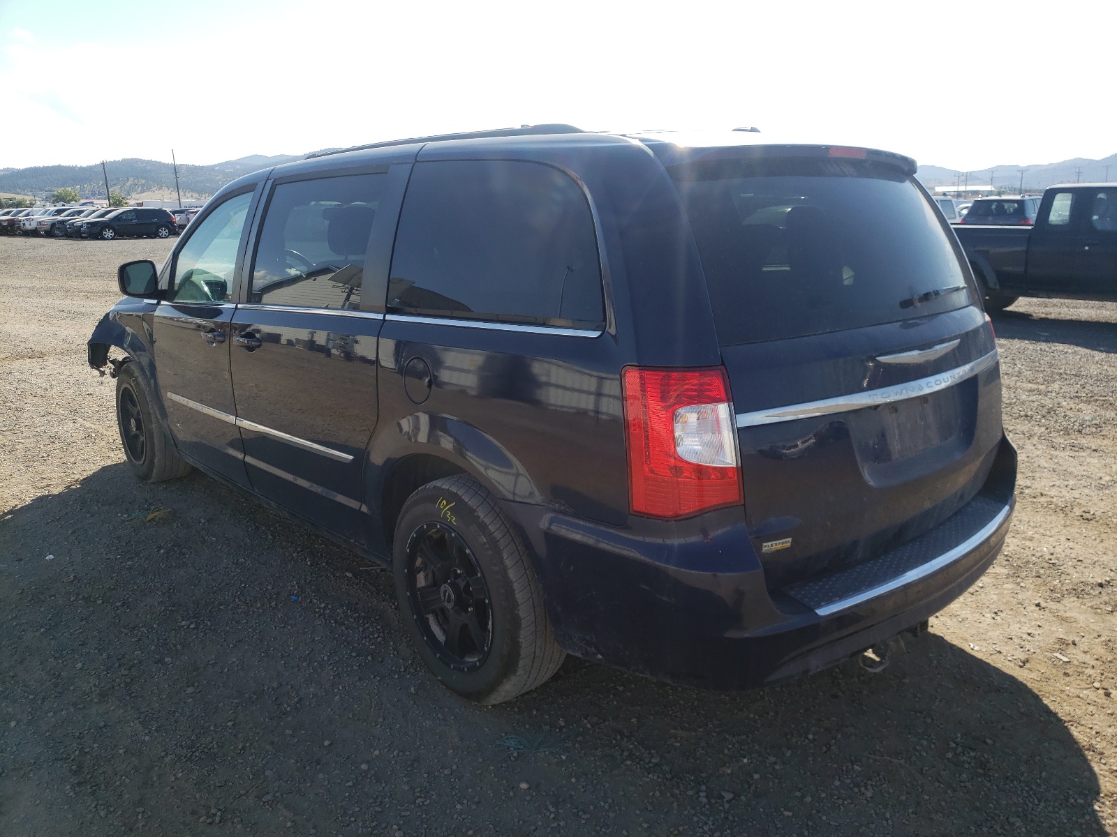 Photo 3 from auction – 2014 CHRYSLER TOWN & COU with VIN 2C4RC1BG6ER400446