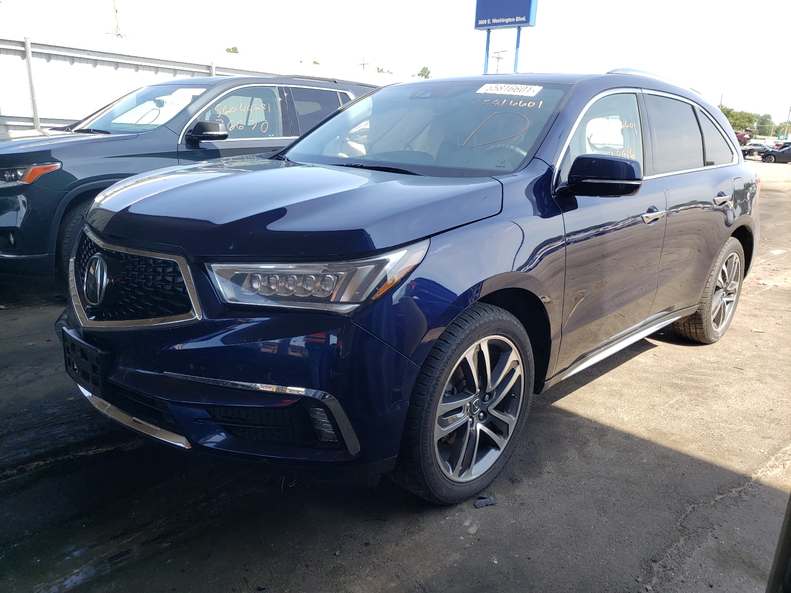 Photo 2 from auction – 2017 ACURA MDX AWD with VIN 5FRYD4H88HB013552