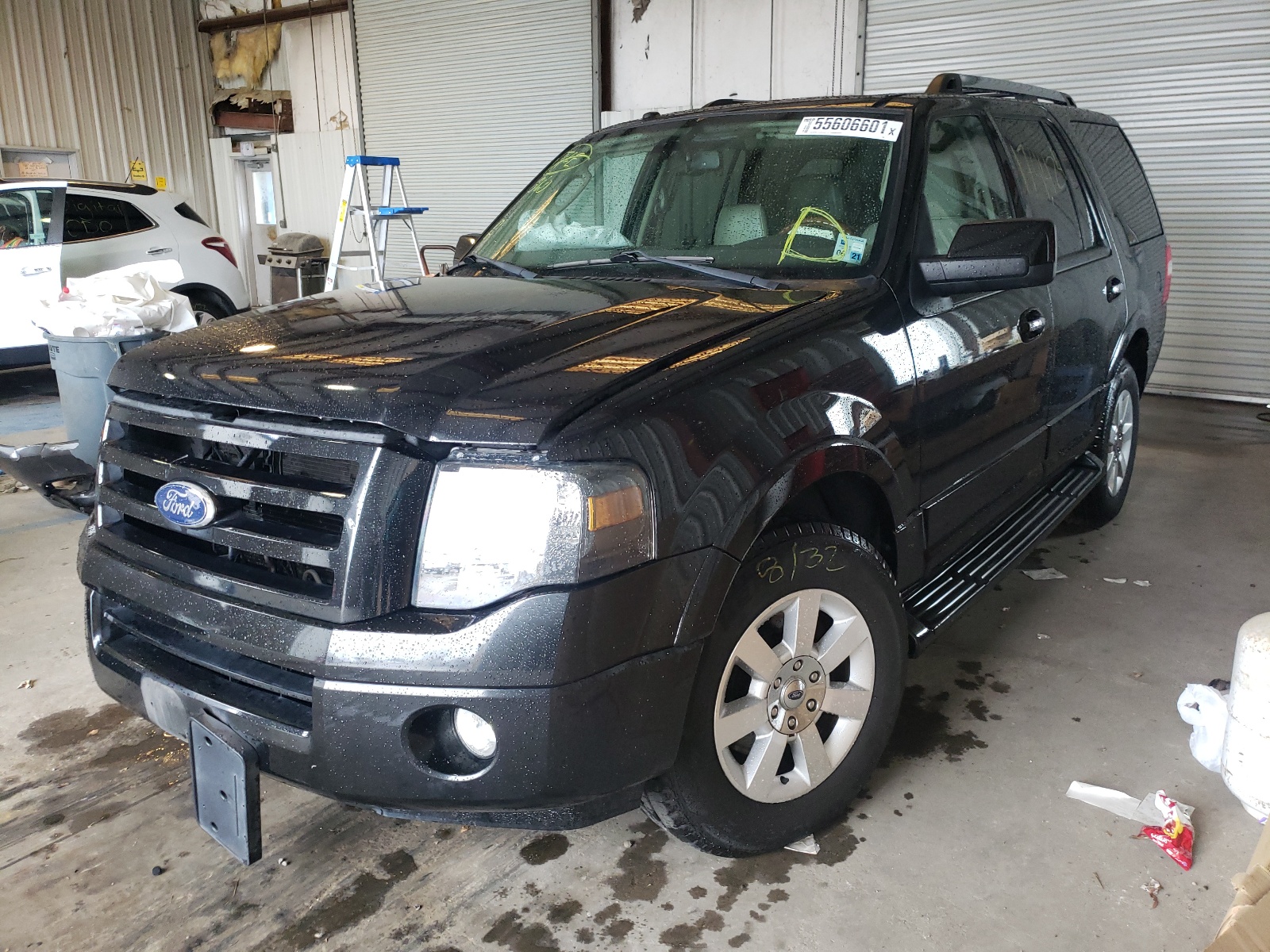 Photo 2 from auction – 2010 FORD EXPEDITION with VIN 1FMJU1K57AEB72596