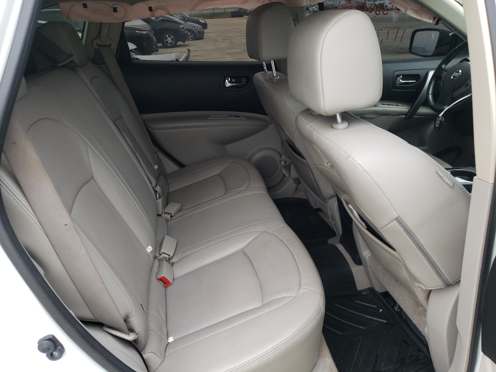 Photo 6 from auction – 2011 NISSAN ROGUE S with VIN JN8AS5MT2BW187830